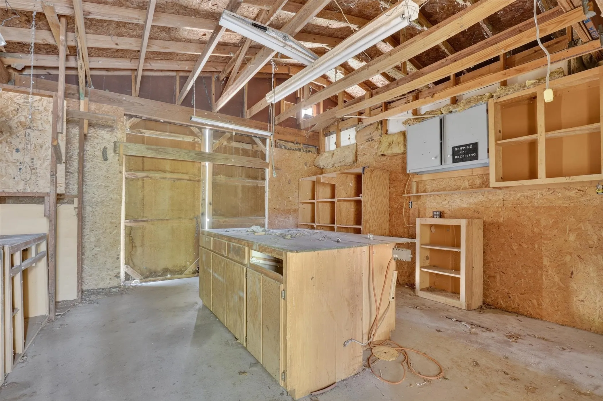Mobile Home For Sale in Hood County , 3801 Montego Bay Court, Granbury, Texas 76049, 3 Bedroom, 2 Bathroom, Garage spaces, 1,264 Sqft, built in 1976, mls#21420005, Real Estate Agent in Granbury, Homes For Sale in Hood county, Homes For Sale in Granbury, Realtor in Granbury Texas, Real Estate Brokerage Independent Realty Texas, Luminita Cordes Realtor