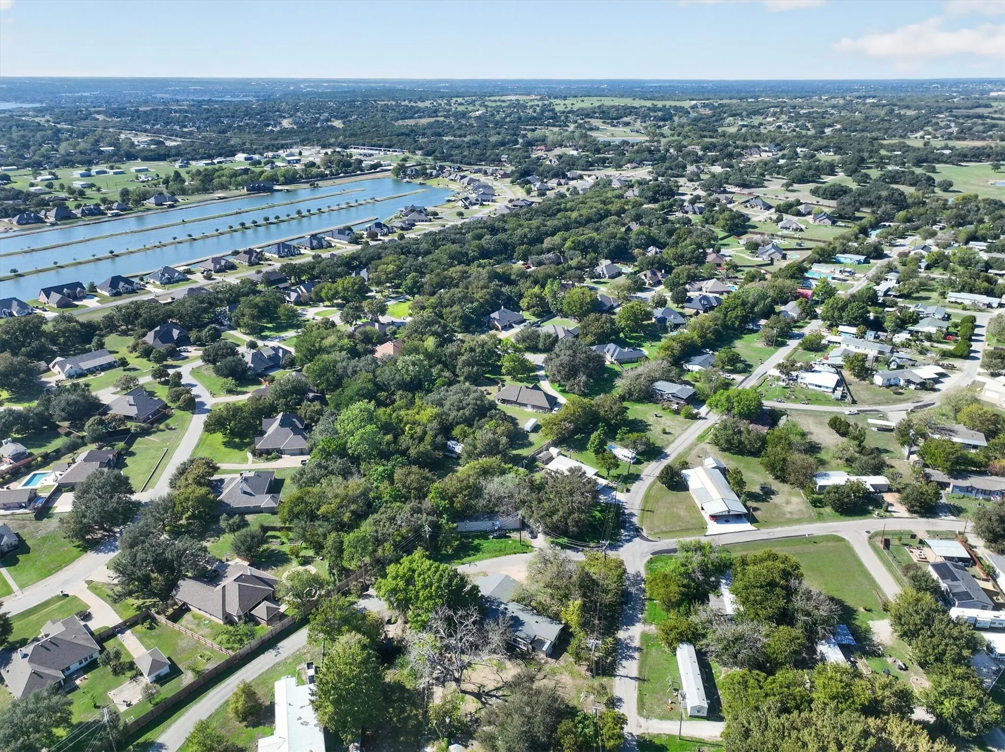 Mobile Home For Sale in Hood County , 3801 Montego Bay Court, Granbury, Texas 76049, 3 Bedroom, 2 Bathroom, Garage spaces, 1,264 Sqft, built in 1976, mls#21420005, Real Estate Agent in Granbury, Homes For Sale in Hood county, Homes For Sale in Granbury, Realtor in Granbury Texas, Real Estate Brokerage Independent Realty Texas, Luminita Cordes Realtor