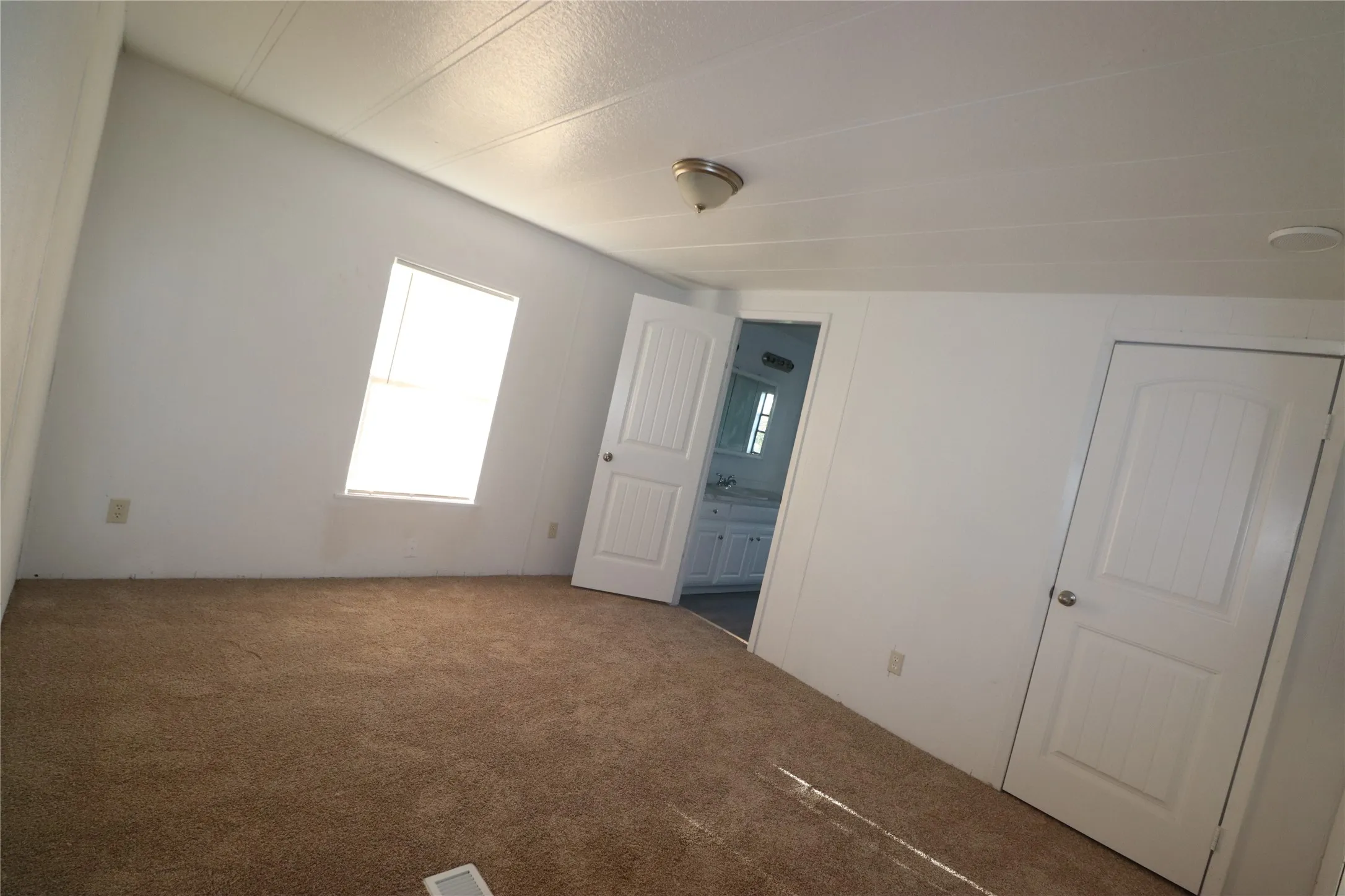 Mobile Home For Rent in Wise County , 262 County Road 4852, Newark, Texas 76071, 3 Bedroom, 2 Bathroom, Garage spaces, 1,474 Sqft, built in 1966, mls#21420586, Real Estate Agent in Newark, Homes For Rent in Wise county, Homes For Rent in Newark, Realtor in Newark Texas, Real Estate Brokerage Independent Realty Texas, Luminita Cordes Realtor