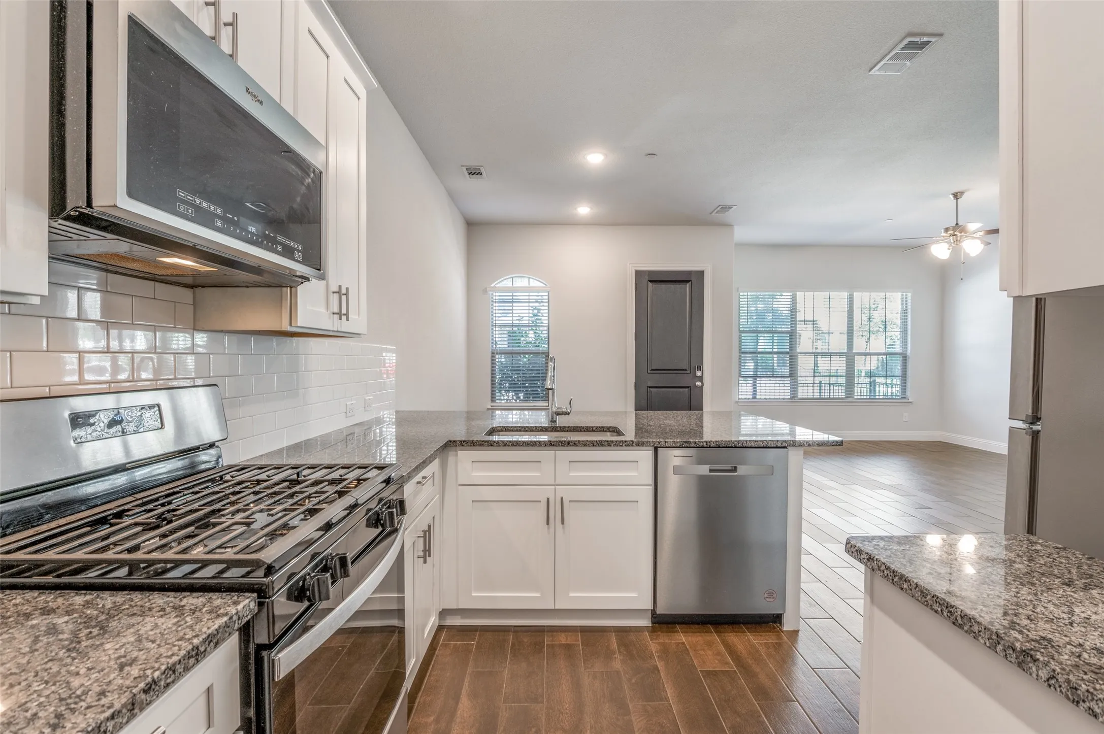Townhouse For Rent in Collin County , 6134 Blythe Drive, Frisco, Texas 75035, 3 Bedroom, 3 Bathroom, 2 Garage spaces, 1,690 Sqft, built in 2021, mls#21420536, Real Estate Agent in Frisco, Homes For Rent in Collin county, Homes For Rent in Frisco, Realtor in Frisco Texas, Real Estate Brokerage Independent Realty Texas, Luminita Cordes Realtor