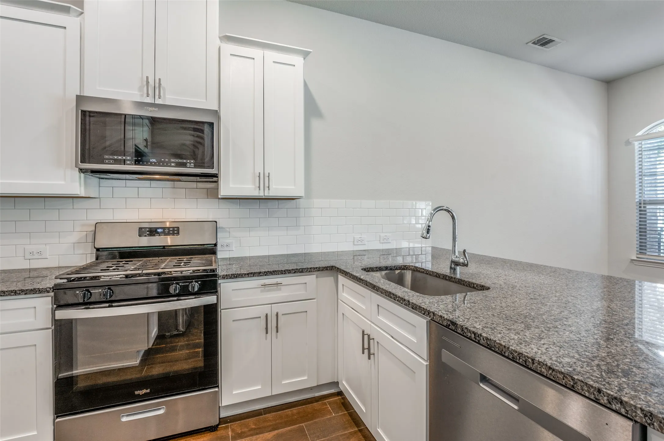 Townhouse For Rent in Collin County , 6134 Blythe Drive, Frisco, Texas 75035, 3 Bedroom, 3 Bathroom, 2 Garage spaces, 1,690 Sqft, built in 2021, mls#21420536, Real Estate Agent in Frisco, Homes For Rent in Collin county, Homes For Rent in Frisco, Realtor in Frisco Texas, Real Estate Brokerage Independent Realty Texas, Luminita Cordes Realtor