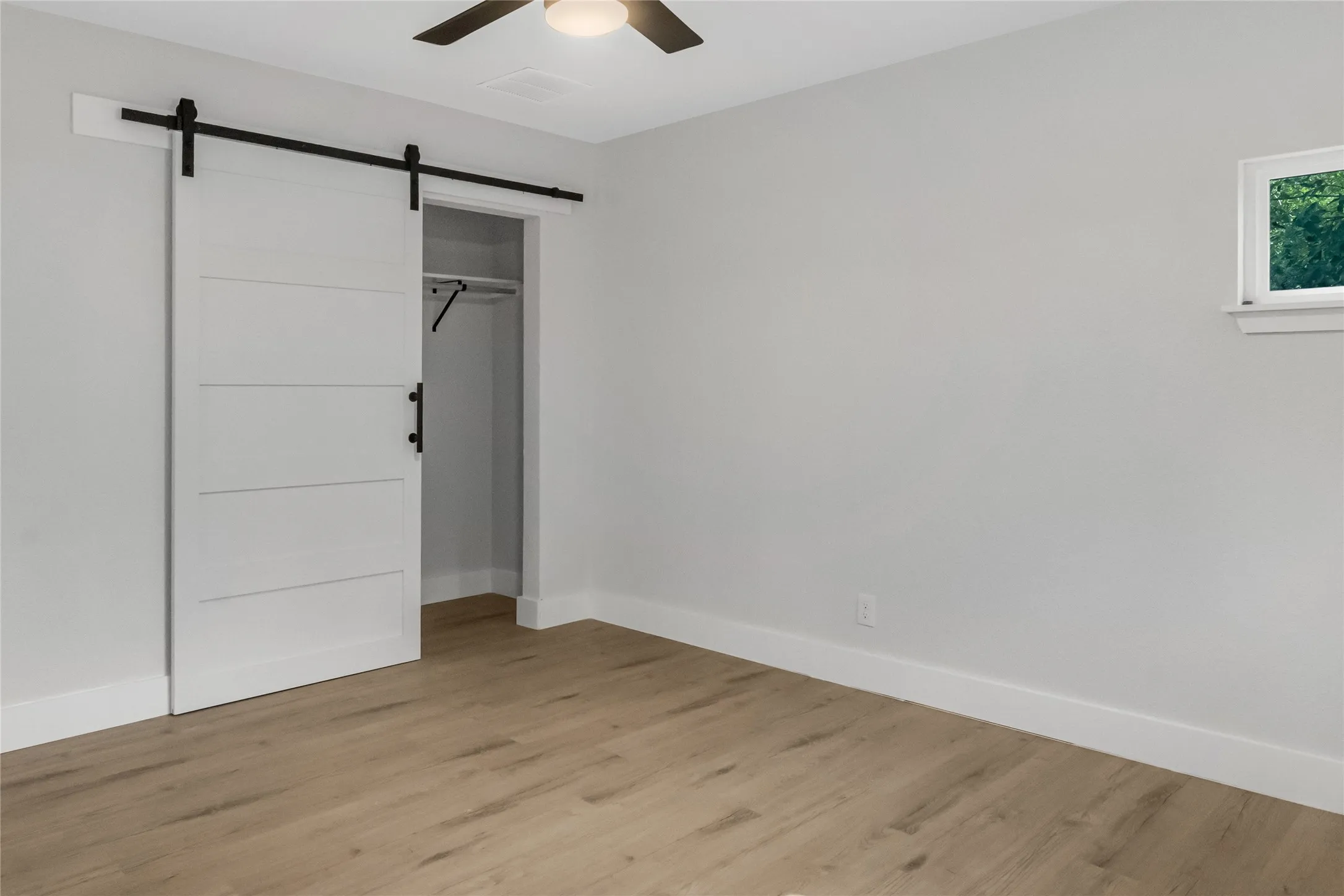 Single Family Residence For Sale in Dallas County , 1406 Arizona Avenue, Dallas, Texas 75216, 3 Bedroom, 2 Bathroom, 1 Garage spaces, 1,577 Sqft, built in 1947, mls#21416860, Real Estate Agent in Dallas, Homes For Sale in Dallas county, Homes For Sale in Dallas, Realtor in Dallas Texas, Real Estate Brokerage Independent Realty Texas, Luminita Cordes Realtor