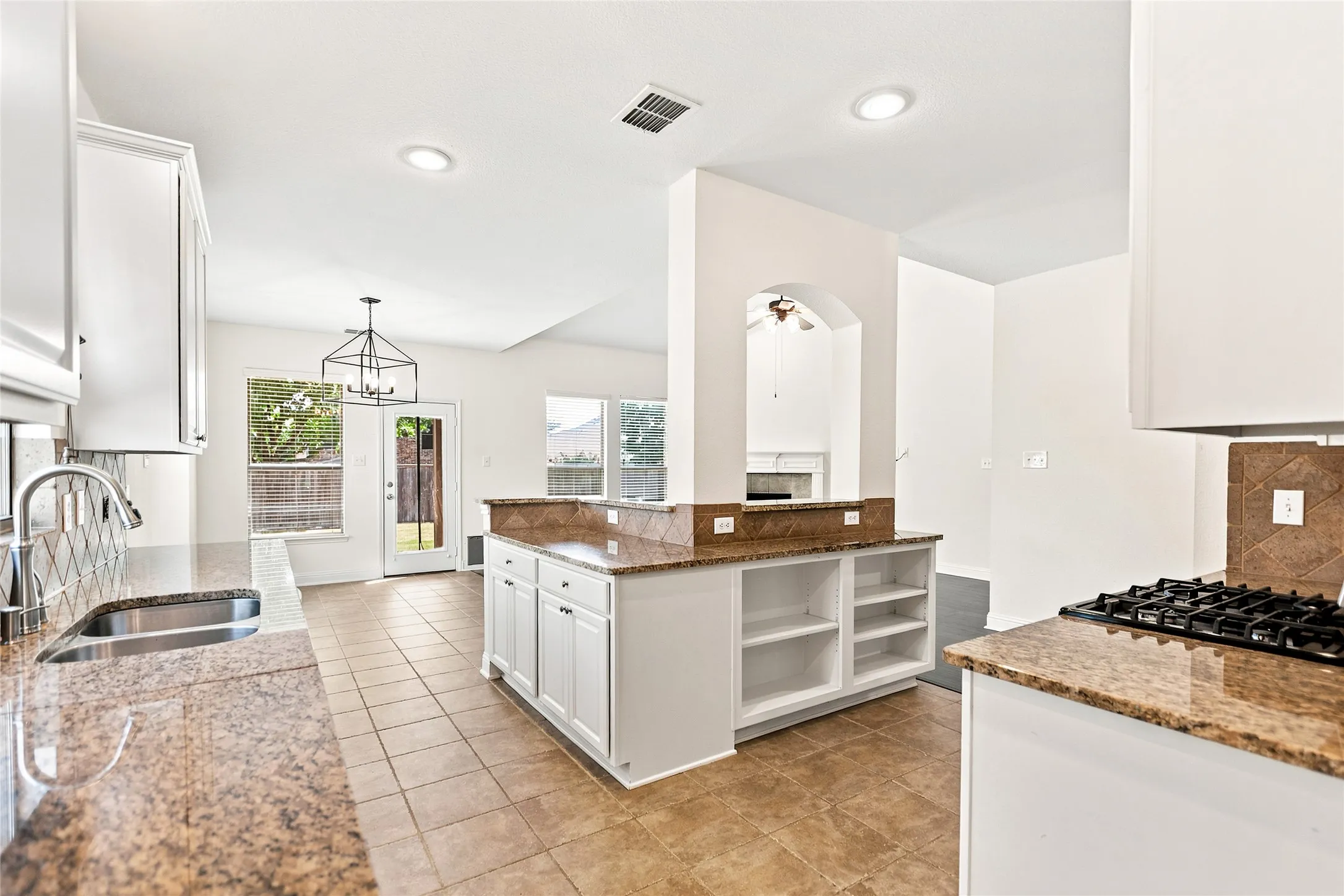 Single Family Residence For Rent in Rockwall County , 626 Louder Way, Fate, Texas 75087, 4 Bedroom, 3 Bathroom, 2 Garage spaces, 2,595 Sqft, built in 2008, mls#21419531, Real Estate Agent in Fate, Homes For Rent in Rockwall county, Homes For Rent in Fate, Realtor in Fate Texas, Real Estate Brokerage Independent Realty Texas, Luminita Cordes Realtor