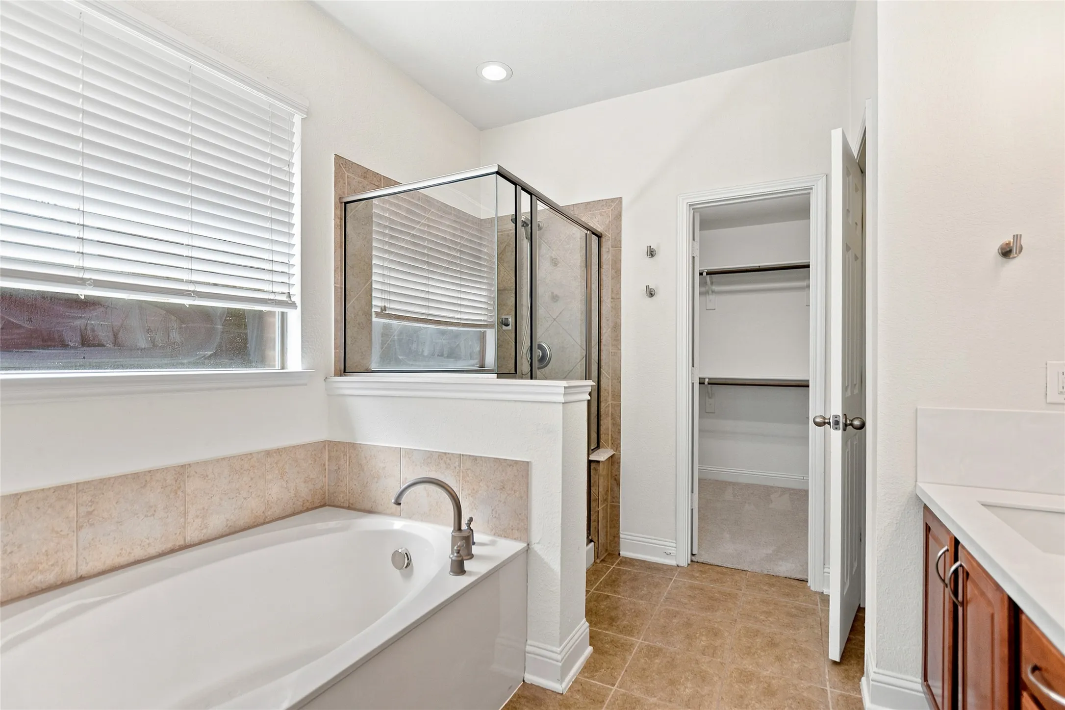 Single Family Residence For Rent in Rockwall County , 626 Louder Way, Fate, Texas 75087, 4 Bedroom, 3 Bathroom, 2 Garage spaces, 2,595 Sqft, built in 2008, mls#21419531, Real Estate Agent in Fate, Homes For Rent in Rockwall county, Homes For Rent in Fate, Realtor in Fate Texas, Real Estate Brokerage Independent Realty Texas, Luminita Cordes Realtor