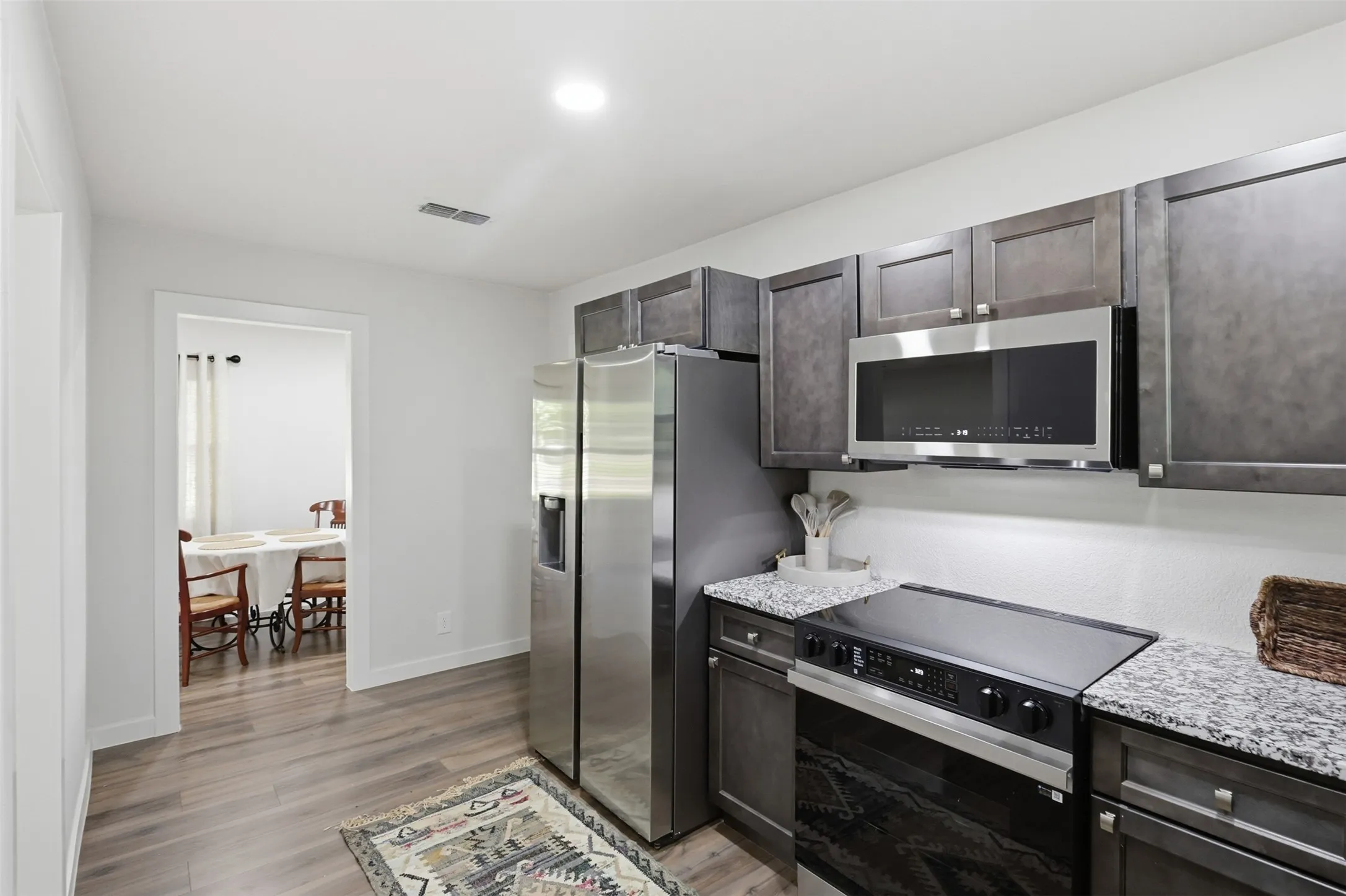 Single Family Residence For Sale in Tarrant County , 5885 Tracyne Drive, Westworth Village, Texas 76114, 3 Bedroom, 1 Bathroom, Garage spaces, 1,068 Sqft, built in 1954, mls#21420533, Real Estate Agent in Westworth Village, Homes For Sale in Tarrant county, Homes For Sale in Westworth Village, Realtor in Westworth Village Texas, Real Estate Brokerage Independent Realty Texas, Luminita Cordes Realtor