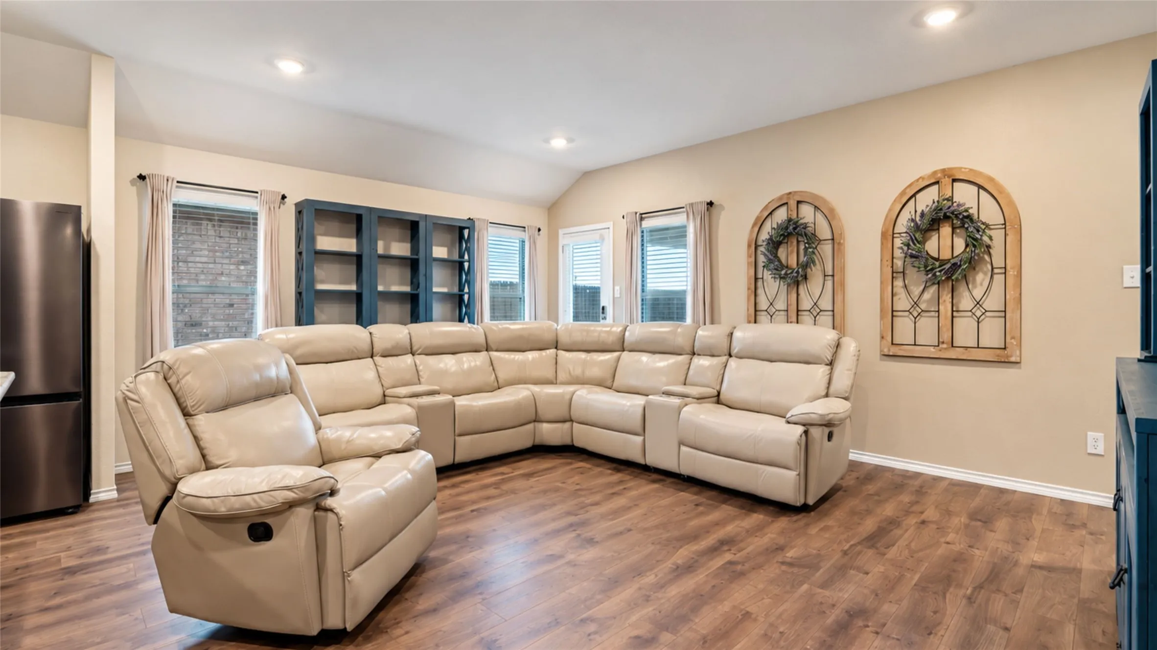 Single Family Residence For Rent in Hunt County , 709 Darlington Oak Avenue, Royse City, Texas 75189, 4 Bedroom, 3 Bathroom, 2 Garage spaces, 2,097 Sqft, built in 2020, mls#21419704, Real Estate Agent in Royse City, Homes For Rent in Hunt county, Homes For Rent in Royse City, Realtor in Royse City Texas, Real Estate Brokerage Independent Realty Texas, Luminita Cordes Realtor