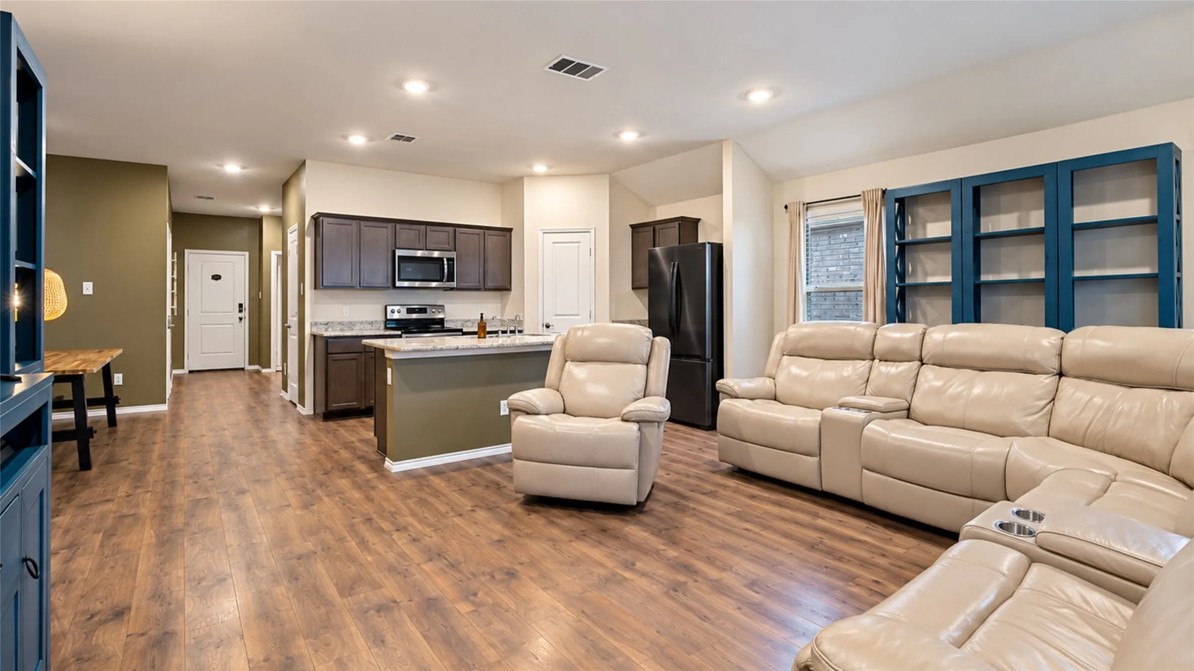 Single Family Residence For Rent in Hunt County , 709 Darlington Oak Avenue, Royse City, Texas 75189, 4 Bedroom, 3 Bathroom, 2 Garage spaces, 2,097 Sqft, built in 2020, mls#21419704, Real Estate Agent in Royse City, Homes For Rent in Hunt county, Homes For Rent in Royse City, Realtor in Royse City Texas, Real Estate Brokerage Independent Realty Texas, Luminita Cordes Realtor