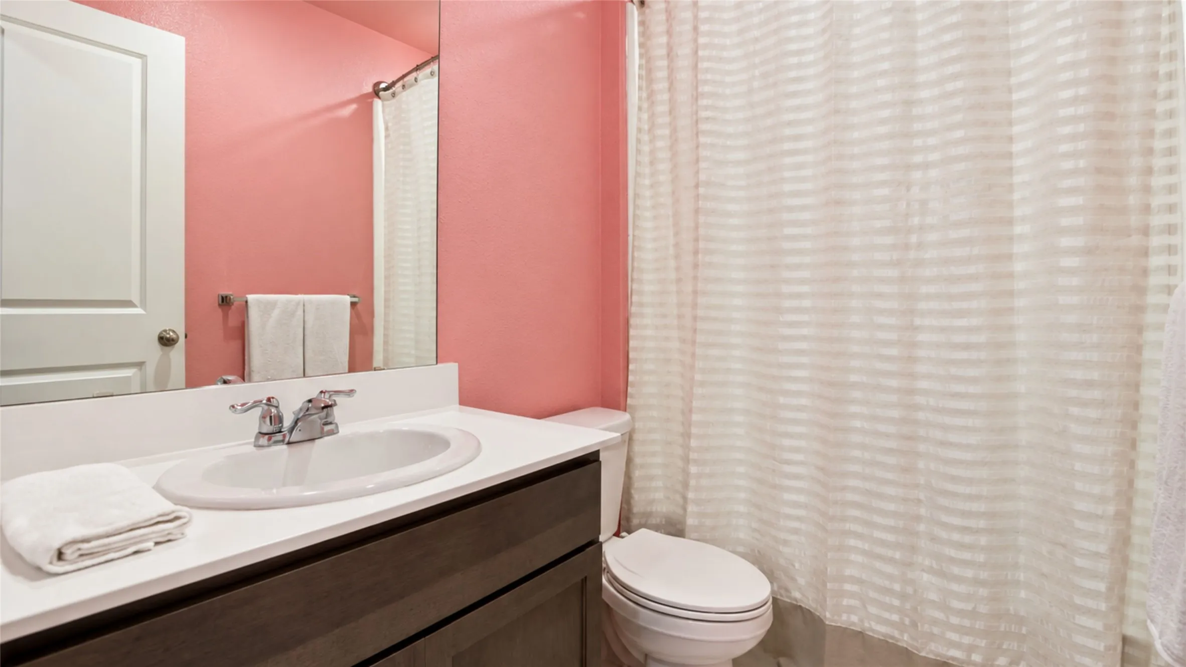 Single Family Residence For Rent in Hunt County , 709 Darlington Oak Avenue, Royse City, Texas 75189, 4 Bedroom, 3 Bathroom, 2 Garage spaces, 2,097 Sqft, built in 2020, mls#21419704, Real Estate Agent in Royse City, Homes For Rent in Hunt county, Homes For Rent in Royse City, Realtor in Royse City Texas, Real Estate Brokerage Independent Realty Texas, Luminita Cordes Realtor
