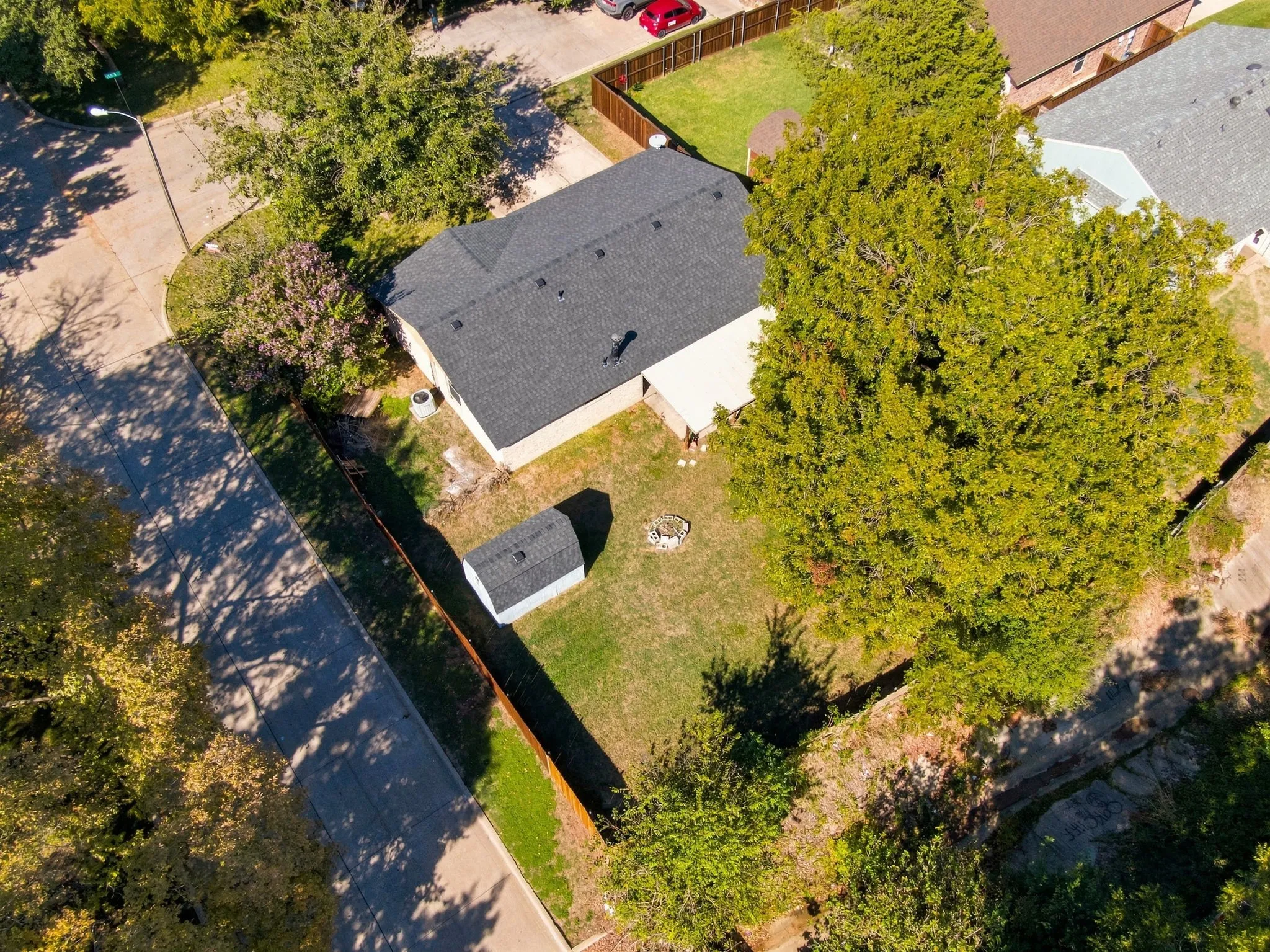 Single Family Residence For Sale in Tarrant County , 500 Robin Drive, Mansfield, Texas 76063, 3 Bedroom, 2 Bathroom, 2 Garage spaces, 1,181 Sqft, built in 1973, mls#21420223, Real Estate Agent in Mansfield, Homes For Sale in Tarrant county, Homes For Sale in Mansfield, Realtor in Mansfield Texas, Real Estate Brokerage Independent Realty Texas, Luminita Cordes Realtor