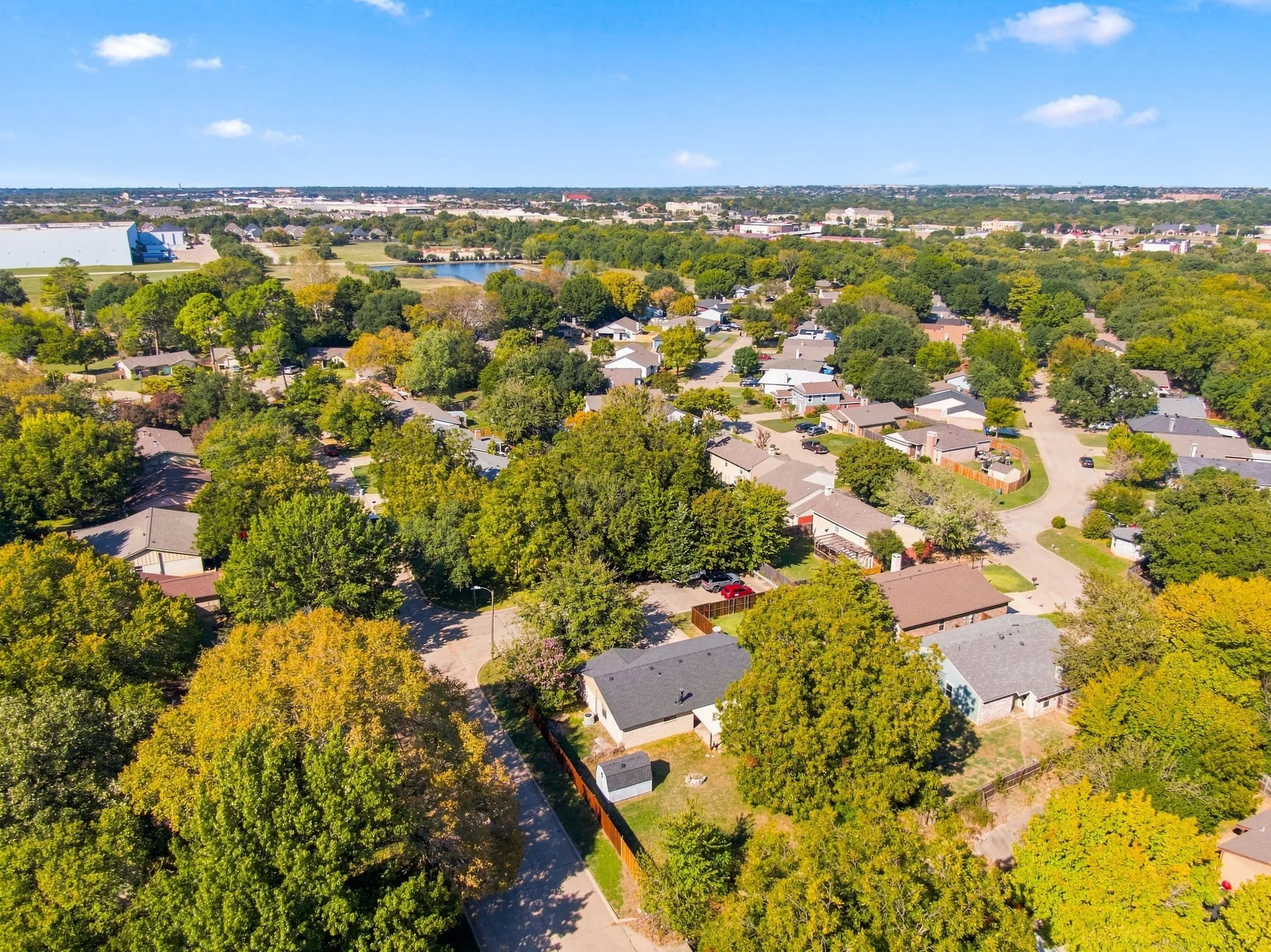 Single Family Residence For Sale in Tarrant County , 500 Robin Drive, Mansfield, Texas 76063, 3 Bedroom, 2 Bathroom, 2 Garage spaces, 1,181 Sqft, built in 1973, mls#21420223, Real Estate Agent in Mansfield, Homes For Sale in Tarrant county, Homes For Sale in Mansfield, Realtor in Mansfield Texas, Real Estate Brokerage Independent Realty Texas, Luminita Cordes Realtor