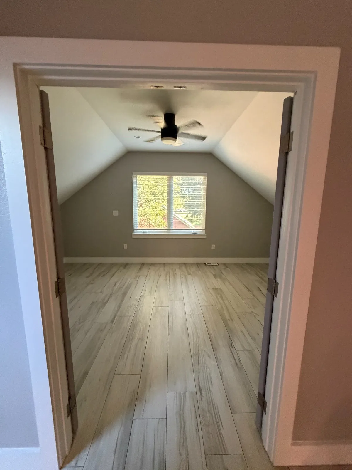 Single Family Residence For Sale in Dallas County , 4808 Terry Street, Dallas, Texas 75223, 4 Bedroom, 3 Bathroom, 3 Garage spaces, 2,174 Sqft, built in 2021, mls#21420637, Real Estate Agent in Dallas, Homes For Sale in Dallas county, Homes For Sale in Dallas, Realtor in Dallas Texas, Real Estate Brokerage Independent Realty Texas, Luminita Cordes Realtor