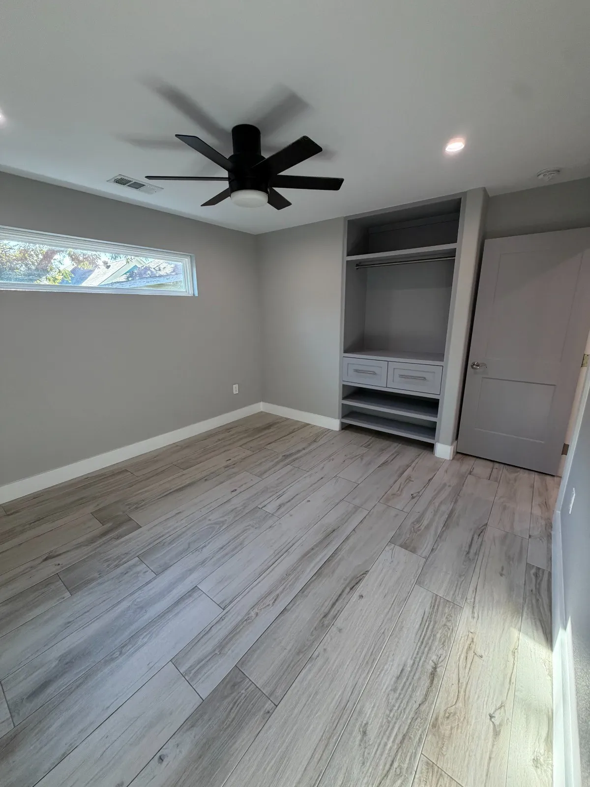 Single Family Residence For Sale in Dallas County , 4808 Terry Street, Dallas, Texas 75223, 4 Bedroom, 3 Bathroom, 3 Garage spaces, 2,174 Sqft, built in 2021, mls#21420637, Real Estate Agent in Dallas, Homes For Sale in Dallas county, Homes For Sale in Dallas, Realtor in Dallas Texas, Real Estate Brokerage Independent Realty Texas, Luminita Cordes Realtor
