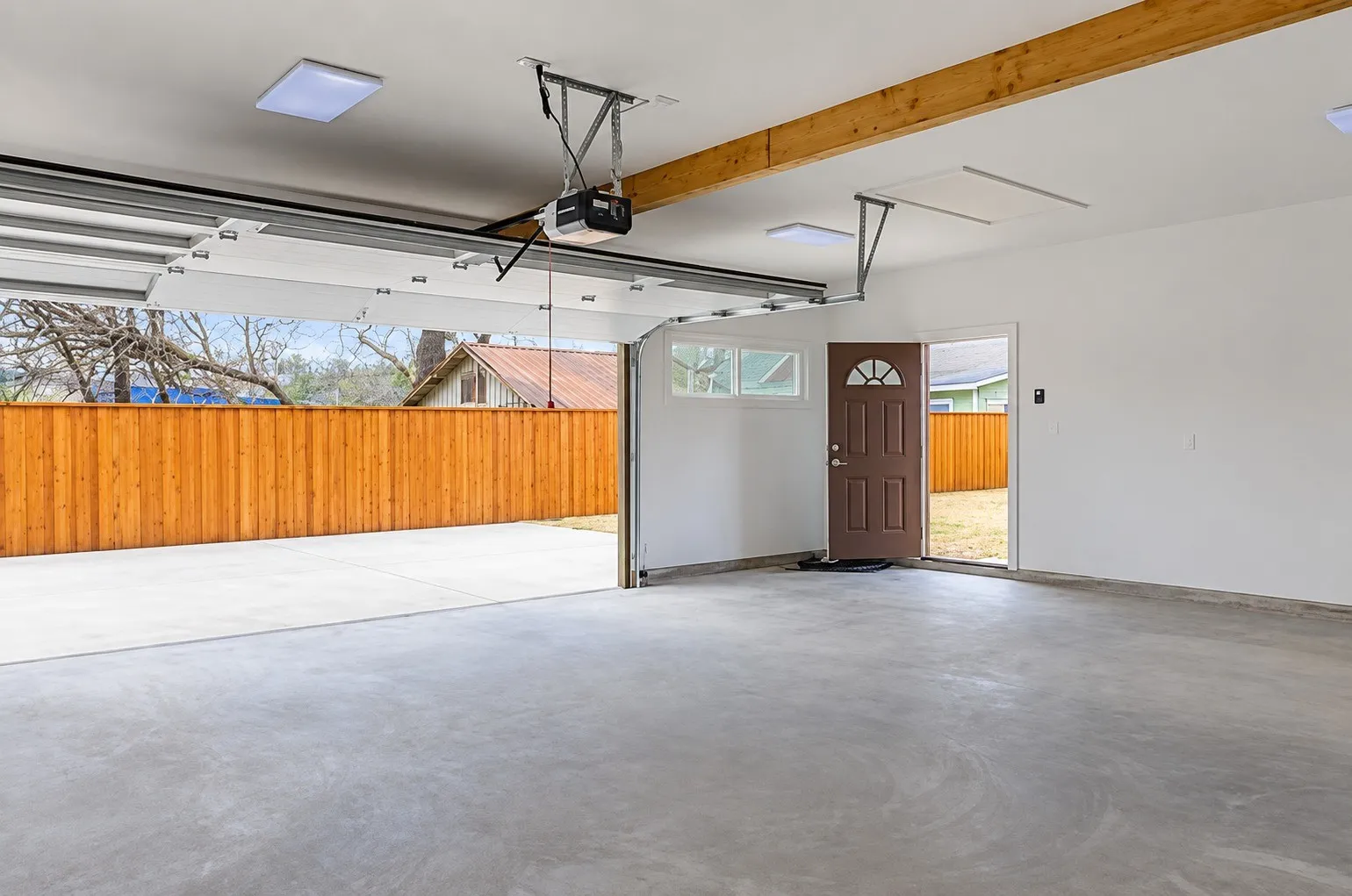 Single Family Residence For Sale in Dallas County , 4808 Terry Street, Dallas, Texas 75223, 4 Bedroom, 3 Bathroom, 3 Garage spaces, 2,174 Sqft, built in 2021, mls#21420637, Real Estate Agent in Dallas, Homes For Sale in Dallas county, Homes For Sale in Dallas, Realtor in Dallas Texas, Real Estate Brokerage Independent Realty Texas, Luminita Cordes Realtor
