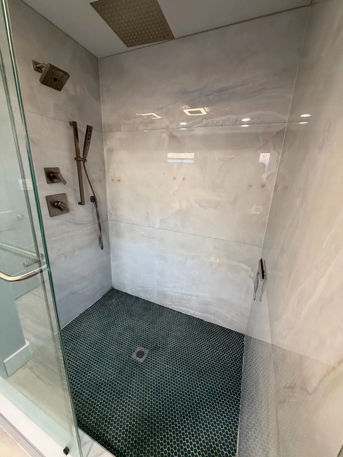 Single Family Residence For Sale in Dallas County , 4808 Terry Street, Dallas, Texas 75223, 4 Bedroom, 3 Bathroom, 3 Garage spaces, 2,174 Sqft, built in 2021, mls#21420637, Real Estate Agent in Dallas, Homes For Sale in Dallas county, Homes For Sale in Dallas, Realtor in Dallas Texas, Real Estate Brokerage Independent Realty Texas, Luminita Cordes Realtor