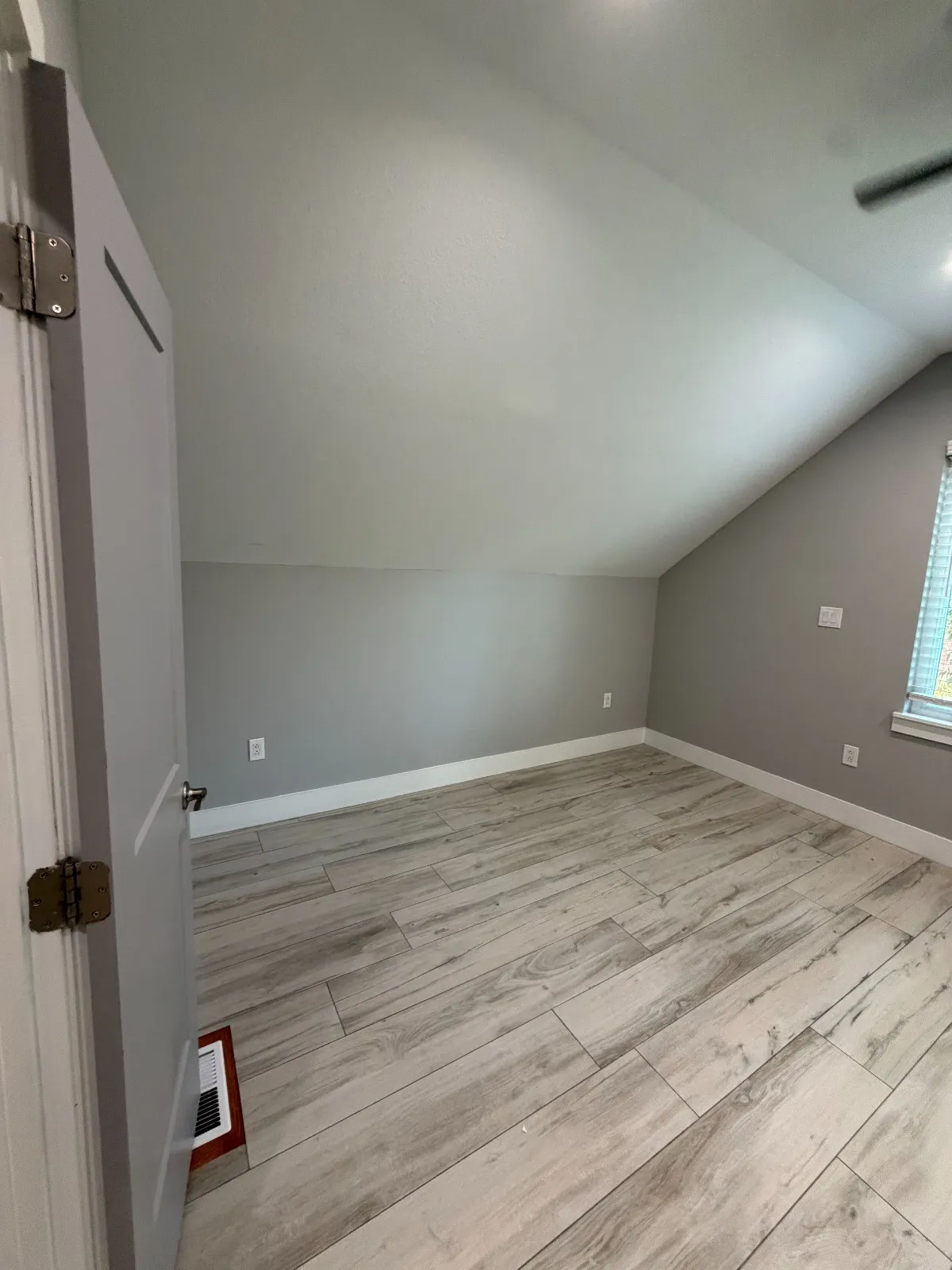 Single Family Residence For Sale in Dallas County , 4808 Terry Street, Dallas, Texas 75223, 4 Bedroom, 3 Bathroom, 3 Garage spaces, 2,174 Sqft, built in 2021, mls#21420637, Real Estate Agent in Dallas, Homes For Sale in Dallas county, Homes For Sale in Dallas, Realtor in Dallas Texas, Real Estate Brokerage Independent Realty Texas, Luminita Cordes Realtor