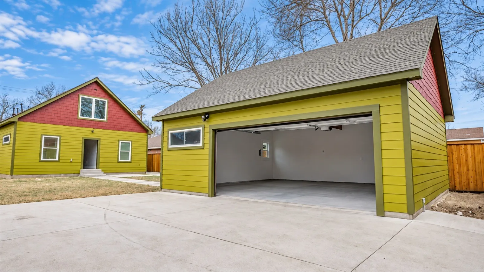 Single Family Residence For Sale in Dallas County , 4808 Terry Street, Dallas, Texas 75223, 4 Bedroom, 3 Bathroom, 3 Garage spaces, 2,174 Sqft, built in 2021, mls#21420637, Real Estate Agent in Dallas, Homes For Sale in Dallas county, Homes For Sale in Dallas, Realtor in Dallas Texas, Real Estate Brokerage Independent Realty Texas, Luminita Cordes Realtor