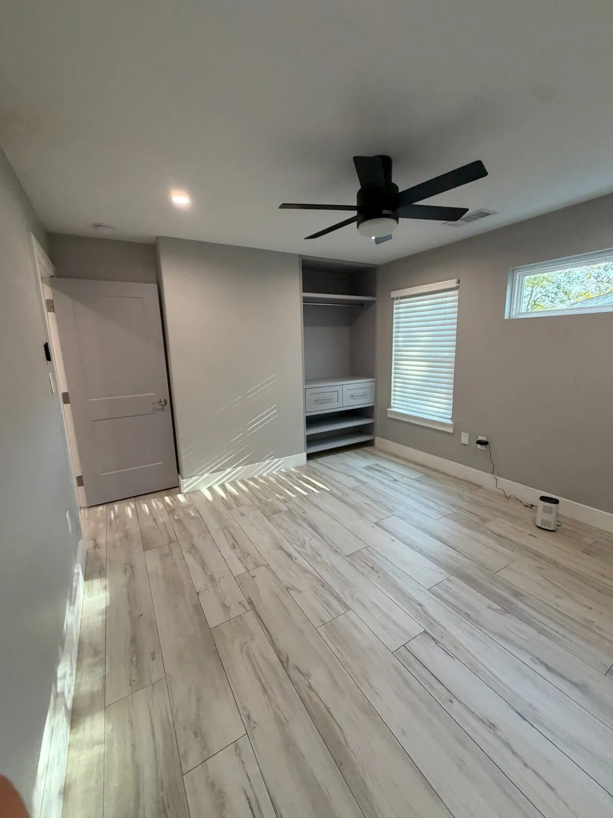 Single Family Residence For Sale in Dallas County , 4808 Terry Street, Dallas, Texas 75223, 4 Bedroom, 3 Bathroom, 3 Garage spaces, 2,174 Sqft, built in 2021, mls#21420637, Real Estate Agent in Dallas, Homes For Sale in Dallas county, Homes For Sale in Dallas, Realtor in Dallas Texas, Real Estate Brokerage Independent Realty Texas, Luminita Cordes Realtor