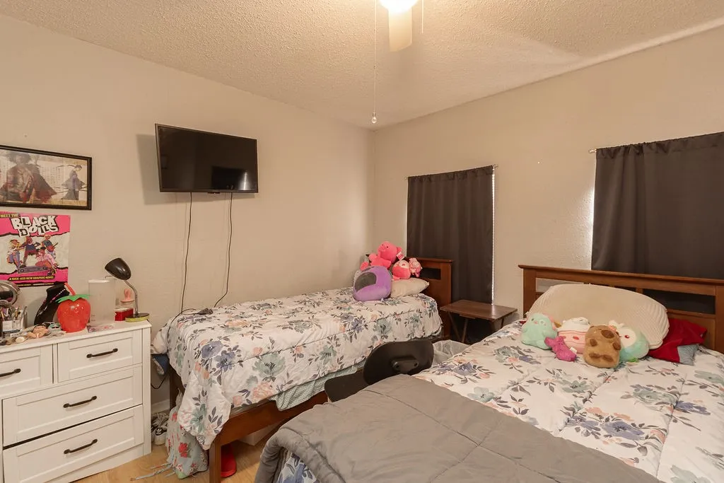 Single Family Residence For Sale in Hunt County , 1210 Pollard Street, Greenville, Texas 75401, 3 Bedroom, 2 Bathroom, Garage spaces, 1,140 Sqft, built in 1970, mls#21420631, Real Estate Agent in Greenville, Homes For Sale in Hunt county, Homes For Sale in Greenville, Realtor in Greenville Texas, Real Estate Brokerage Independent Realty Texas, Luminita Cordes Realtor