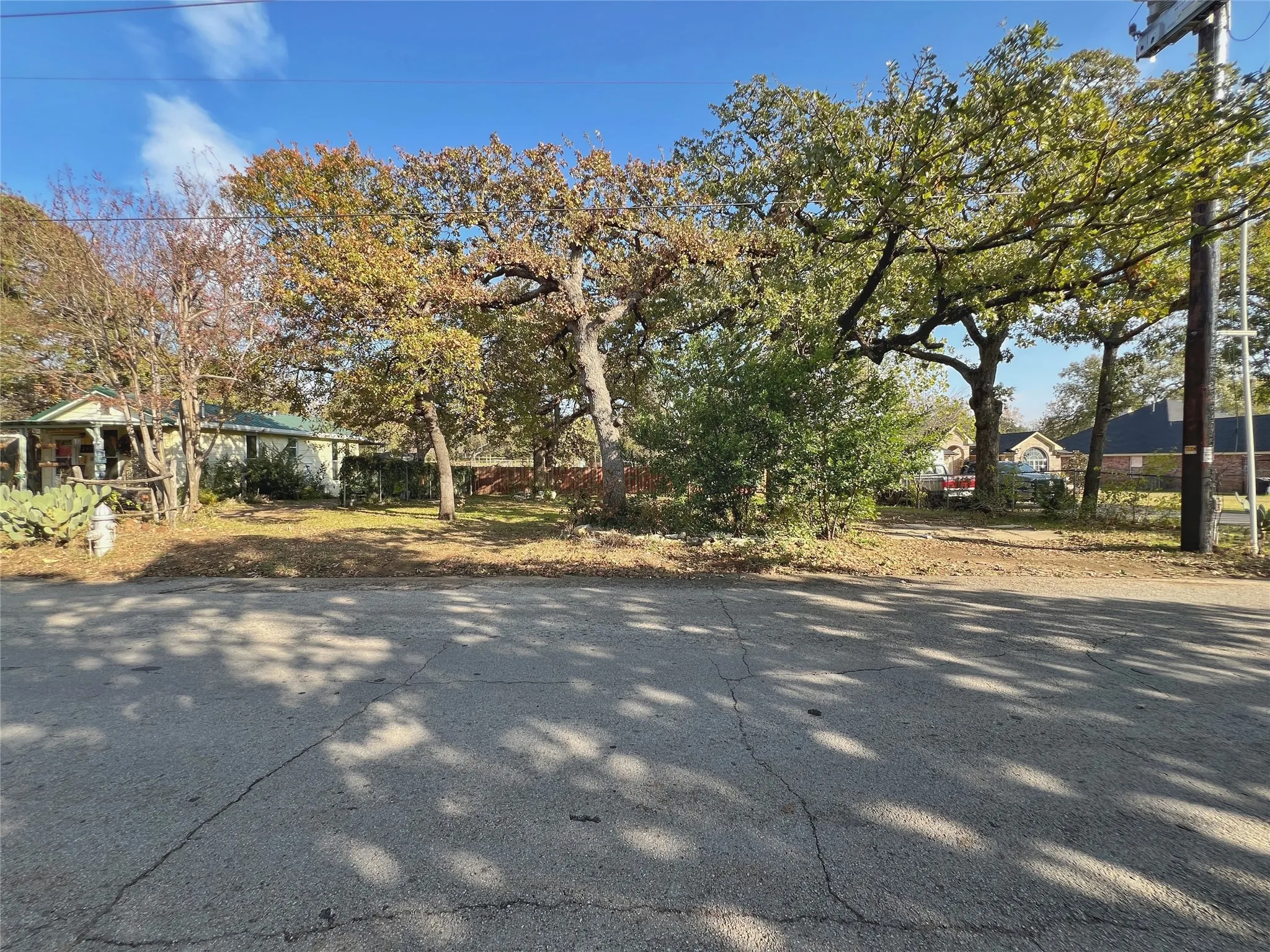Unimproved Land For Sale in Tarrant County , 2821 MILAM Street, Fort Worth, Texas 76112, 0, 0, Garage spaces, 0 Sqft, built in 0, mls#21420624, Real Estate Agent in Fort Worth, Homes For Sale in Tarrant county, Homes For Sale in Fort Worth, Realtor in Fort Worth Texas, Real Estate Brokerage Independent Realty Texas, Luminita Cordes Realtor