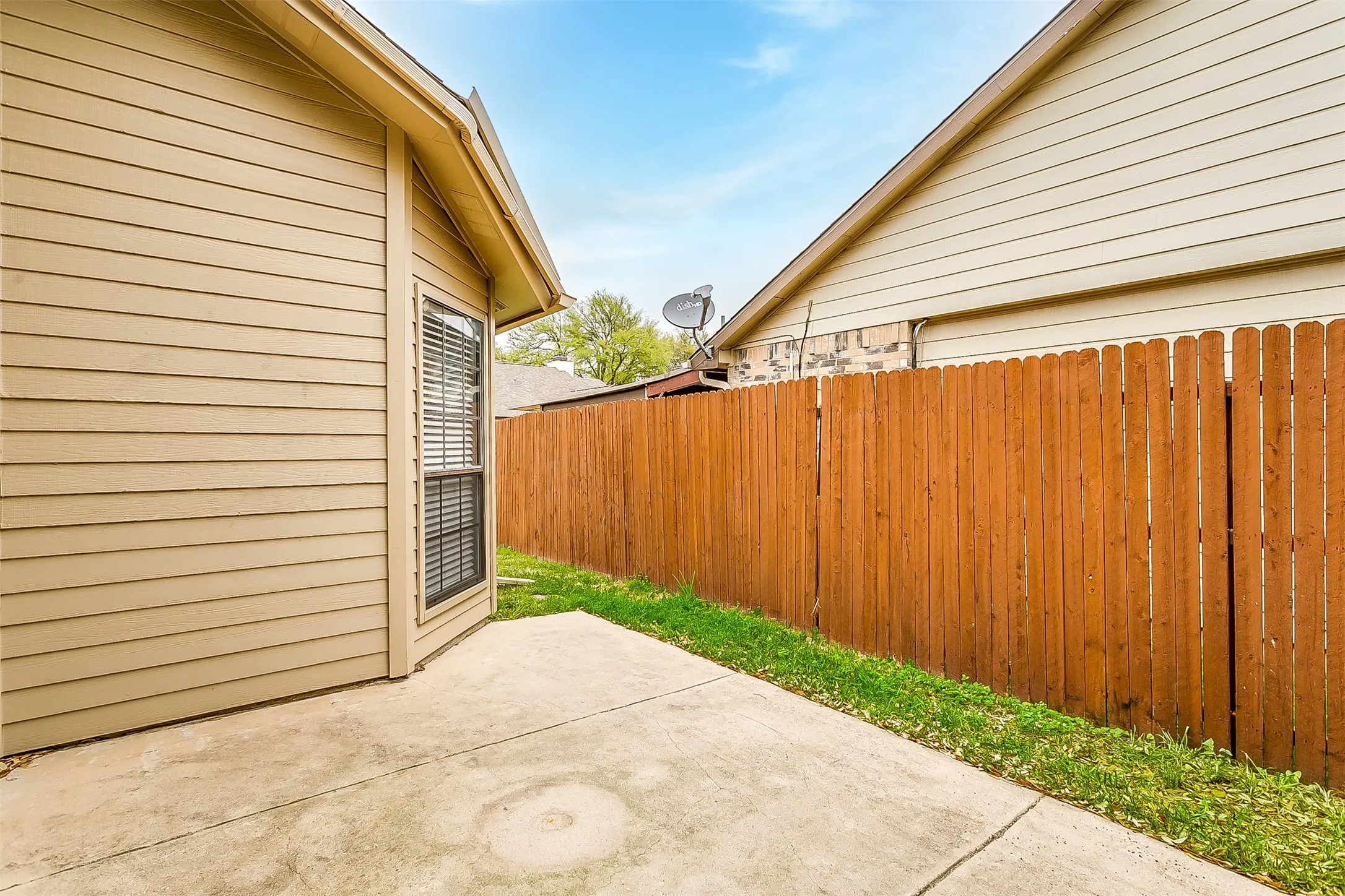 Single Family Residence For Rent in Collin County , 4429 Junction Drive, Plano, Texas 75093, 3 Bedroom, 2 Bathroom, 2 Garage spaces, 1,486 Sqft, built in 1983, mls#21418318, Real Estate Agent in Plano, Homes For Rent in Collin county, Homes For Rent in Plano, Realtor in Plano Texas, Real Estate Brokerage Independent Realty Texas, Luminita Cordes Realtor