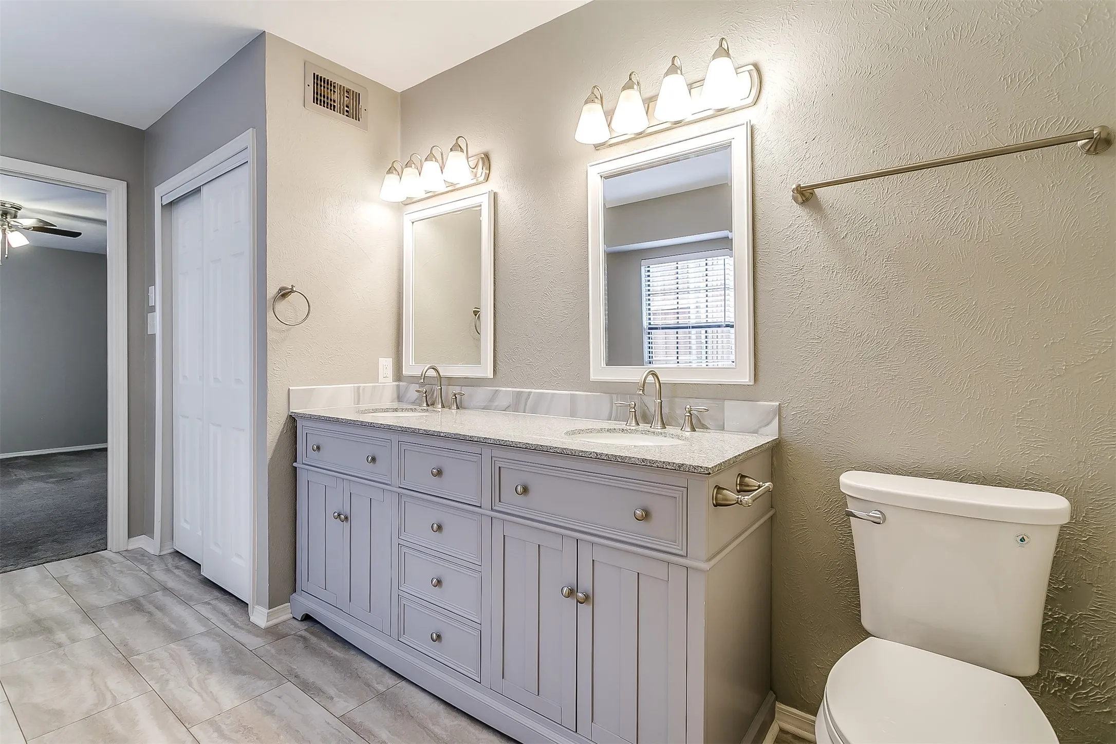 Single Family Residence For Rent in Collin County , 4429 Junction Drive, Plano, Texas 75093, 3 Bedroom, 2 Bathroom, 2 Garage spaces, 1,486 Sqft, built in 1983, mls#21418318, Real Estate Agent in Plano, Homes For Rent in Collin county, Homes For Rent in Plano, Realtor in Plano Texas, Real Estate Brokerage Independent Realty Texas, Luminita Cordes Realtor