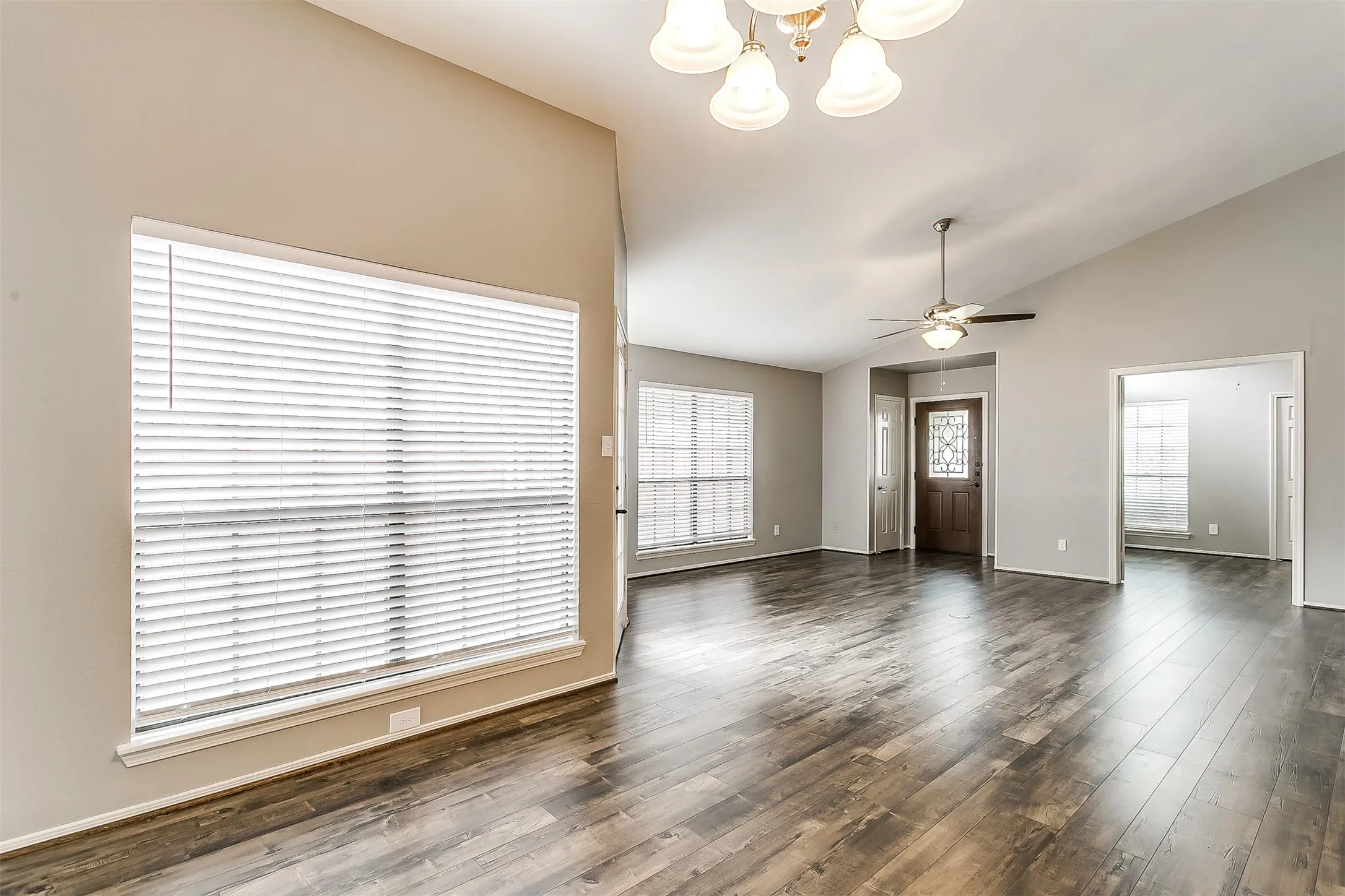 Single Family Residence For Rent in Collin County , 4429 Junction Drive, Plano, Texas 75093, 3 Bedroom, 2 Bathroom, 2 Garage spaces, 1,486 Sqft, built in 1983, mls#21418318, Real Estate Agent in Plano, Homes For Rent in Collin county, Homes For Rent in Plano, Realtor in Plano Texas, Real Estate Brokerage Independent Realty Texas, Luminita Cordes Realtor