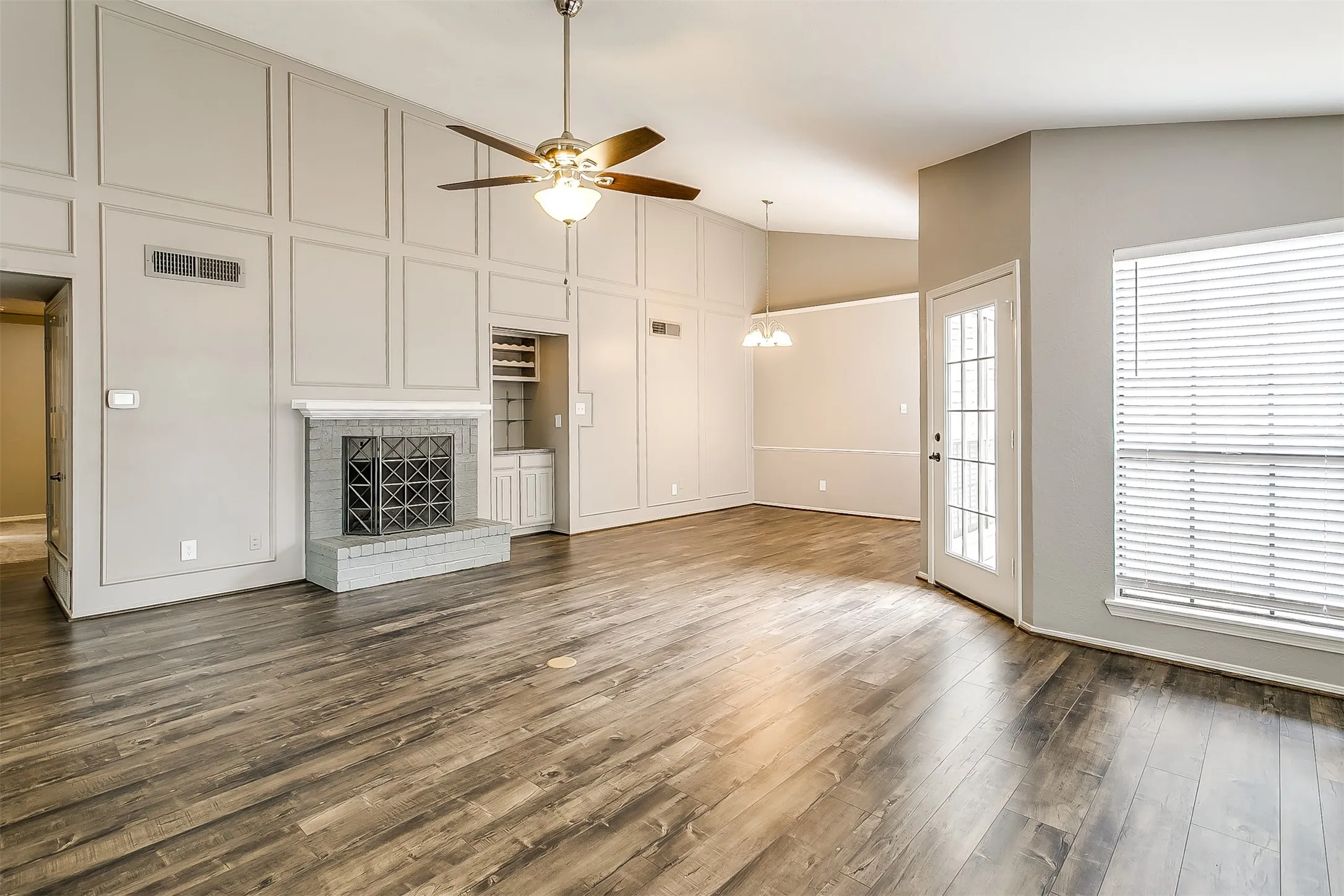 Single Family Residence For Rent in Collin County , 4429 Junction Drive, Plano, Texas 75093, 3 Bedroom, 2 Bathroom, 2 Garage spaces, 1,486 Sqft, built in 1983, mls#21418318, Real Estate Agent in Plano, Homes For Rent in Collin county, Homes For Rent in Plano, Realtor in Plano Texas, Real Estate Brokerage Independent Realty Texas, Luminita Cordes Realtor
