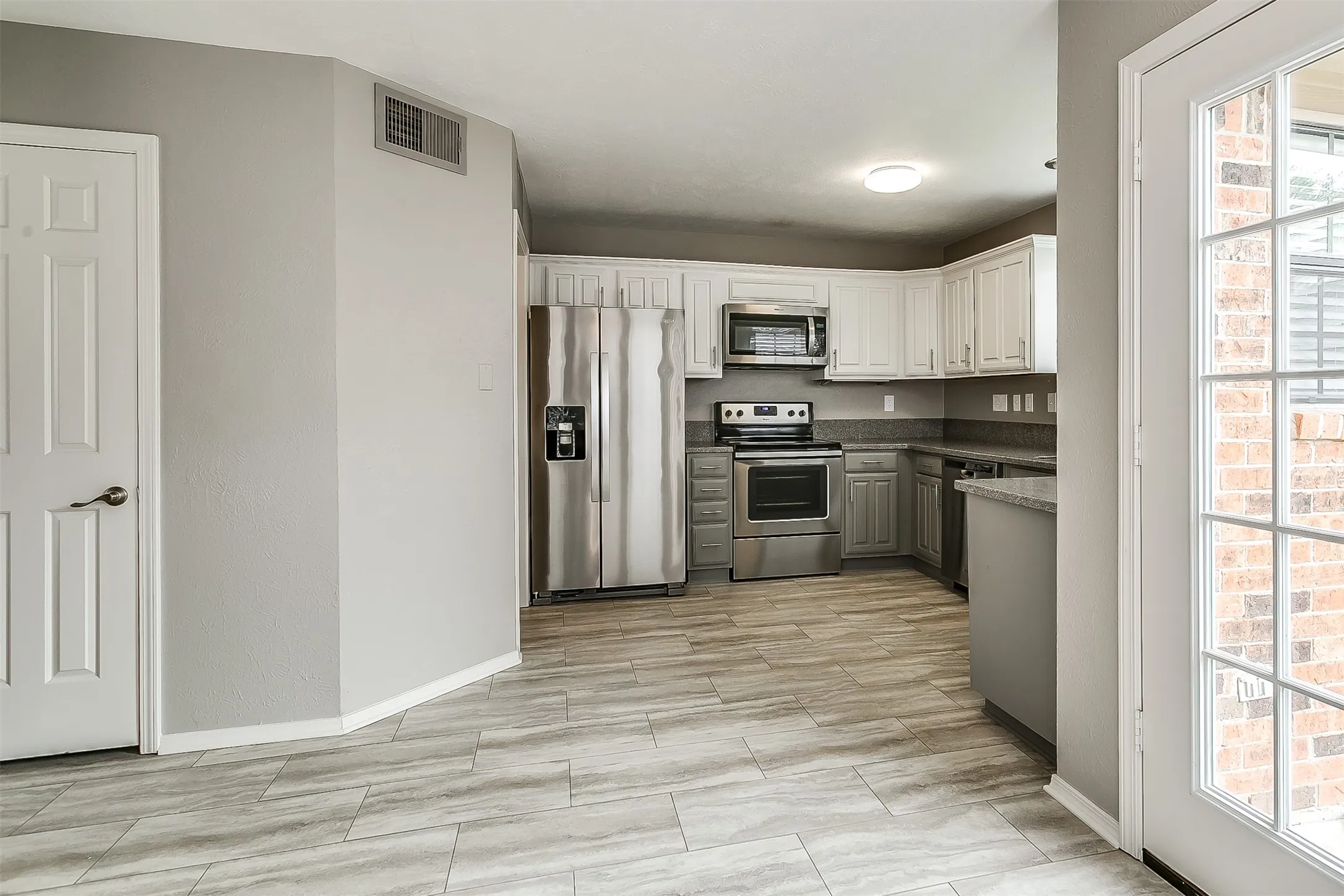 Single Family Residence For Rent in Collin County , 4429 Junction Drive, Plano, Texas 75093, 3 Bedroom, 2 Bathroom, 2 Garage spaces, 1,486 Sqft, built in 1983, mls#21418318, Real Estate Agent in Plano, Homes For Rent in Collin county, Homes For Rent in Plano, Realtor in Plano Texas, Real Estate Brokerage Independent Realty Texas, Luminita Cordes Realtor
