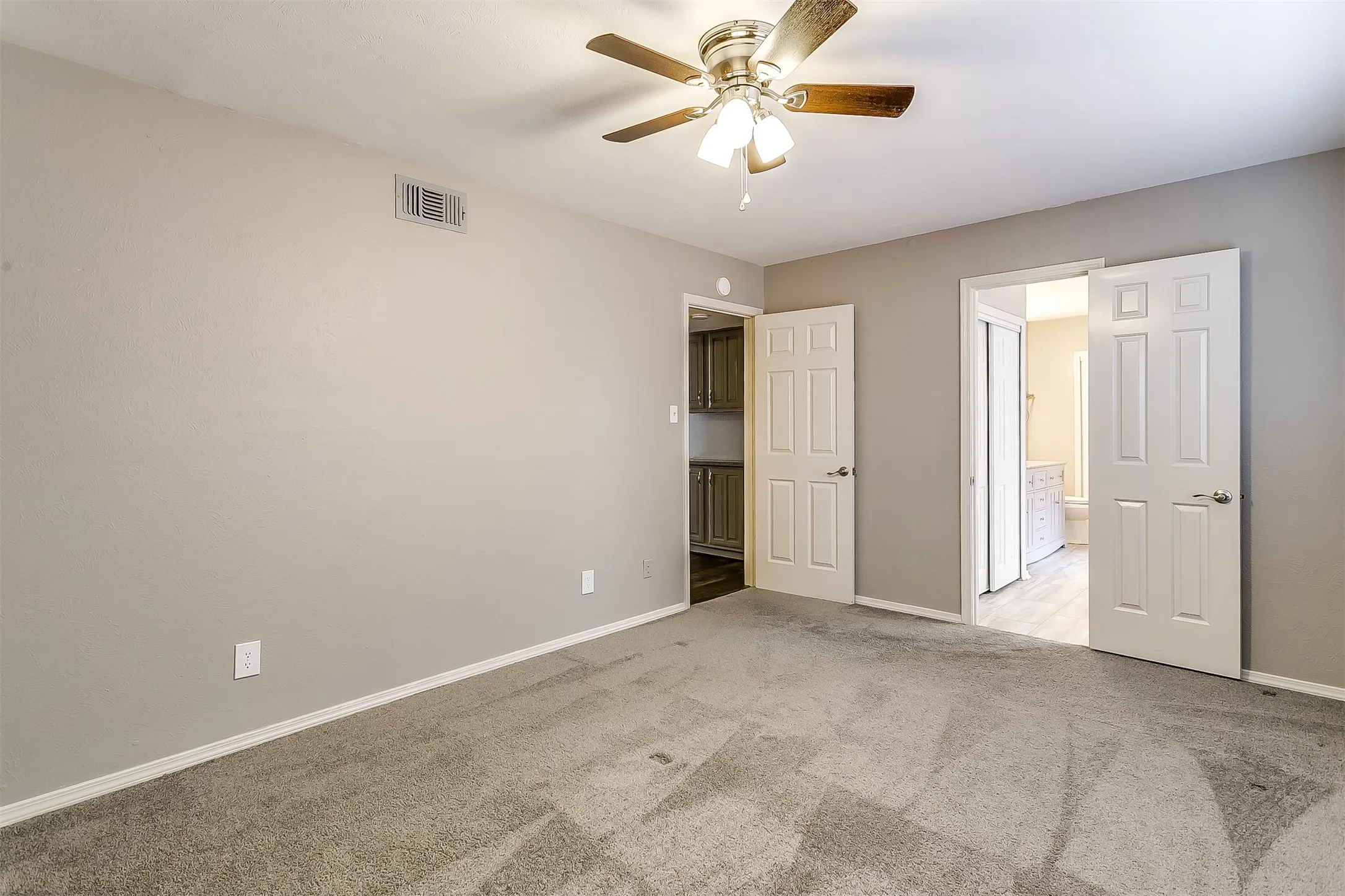 Single Family Residence For Rent in Collin County , 4429 Junction Drive, Plano, Texas 75093, 3 Bedroom, 2 Bathroom, 2 Garage spaces, 1,486 Sqft, built in 1983, mls#21418318, Real Estate Agent in Plano, Homes For Rent in Collin county, Homes For Rent in Plano, Realtor in Plano Texas, Real Estate Brokerage Independent Realty Texas, Luminita Cordes Realtor