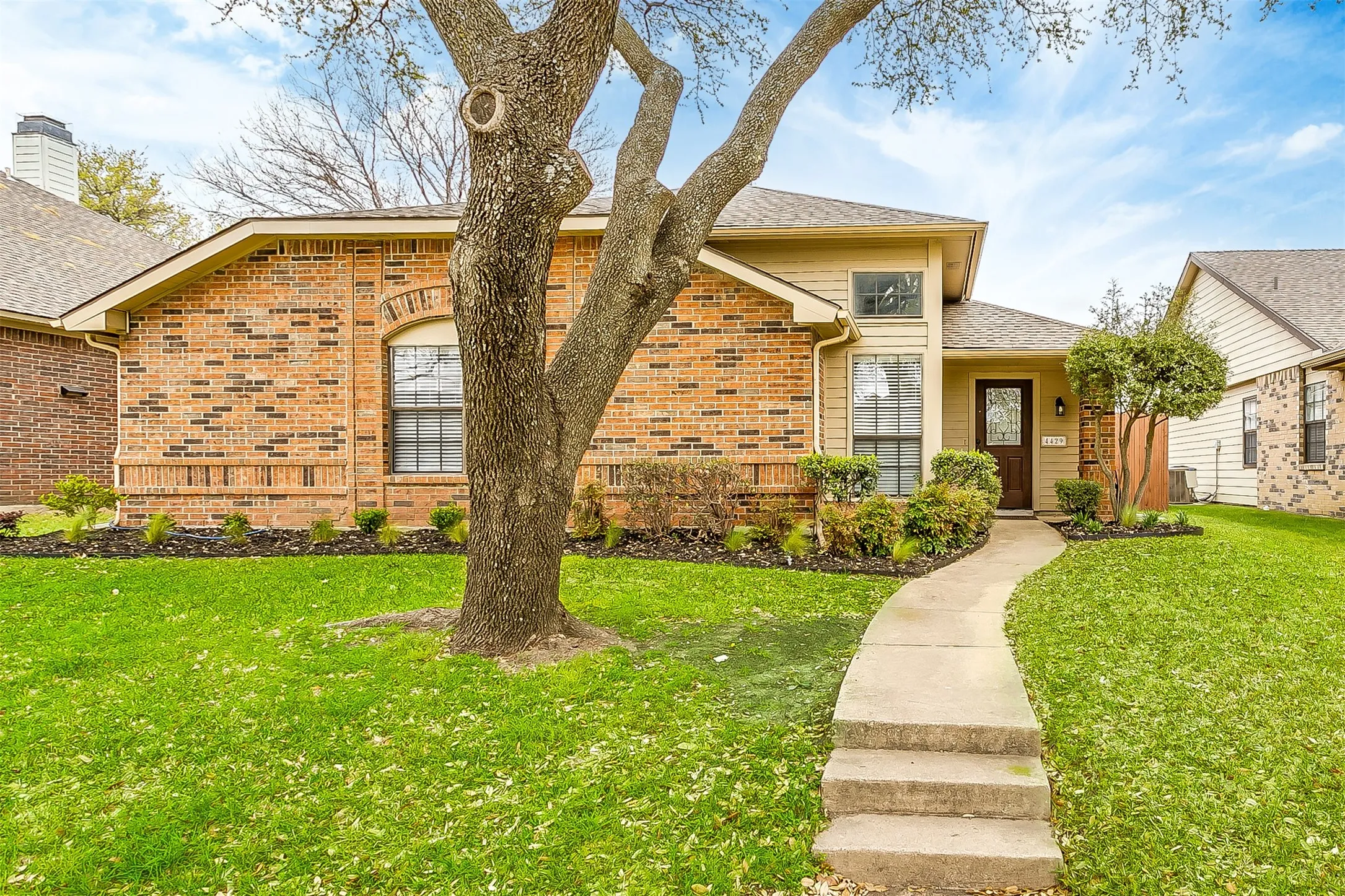 Single Family Residence For Rent in Collin County , 4429 Junction Drive, Plano, Texas 75093, 3 Bedroom, 2 Bathroom, 2 Garage spaces, 1,486 Sqft, built in 1983, mls#21418318, Real Estate Agent in Plano, Homes For Rent in Collin county, Homes For Rent in Plano, Realtor in Plano Texas, Real Estate Brokerage Independent Realty Texas, Luminita Cordes Realtor