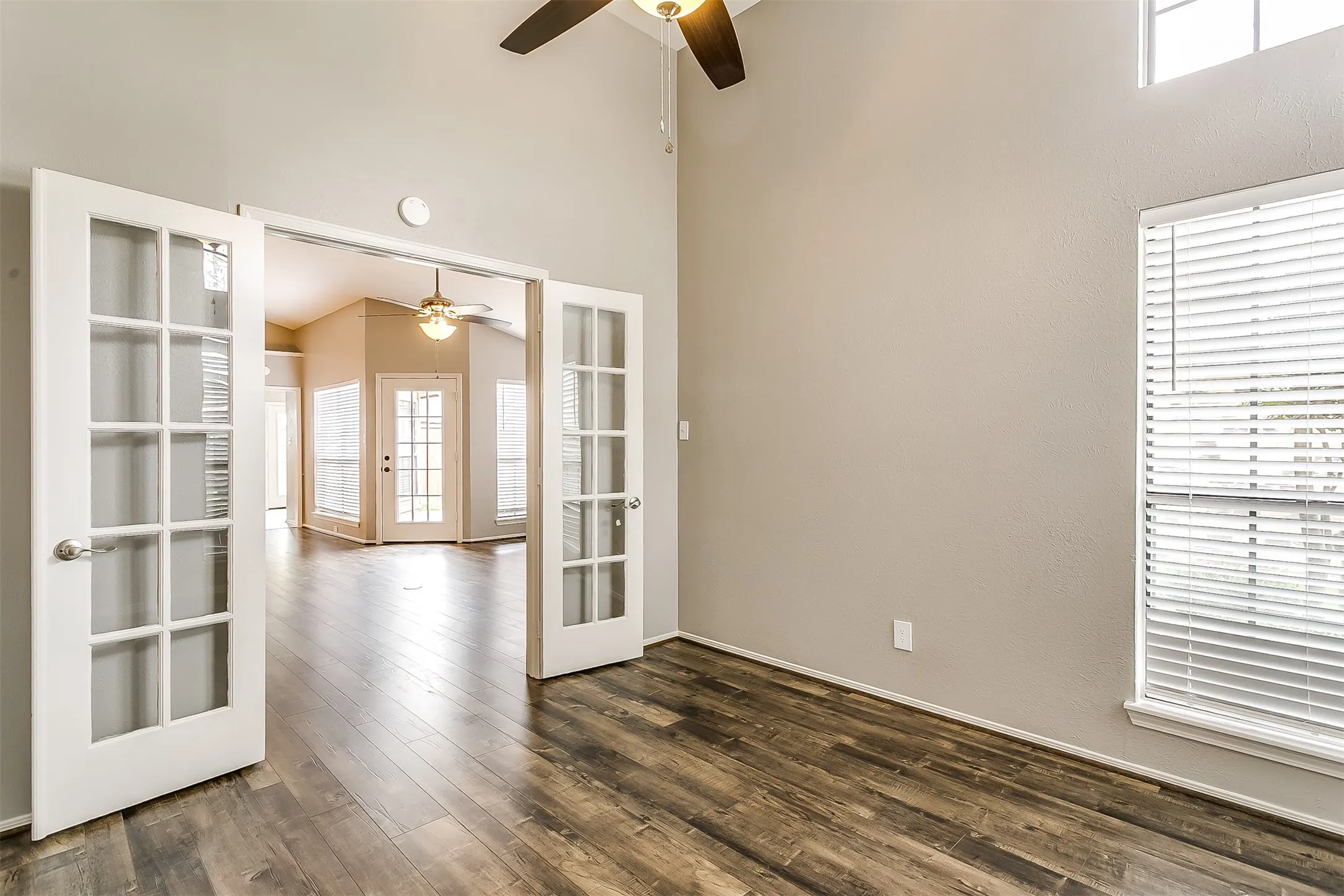Single Family Residence For Rent in Collin County , 4429 Junction Drive, Plano, Texas 75093, 3 Bedroom, 2 Bathroom, 2 Garage spaces, 1,486 Sqft, built in 1983, mls#21418318, Real Estate Agent in Plano, Homes For Rent in Collin county, Homes For Rent in Plano, Realtor in Plano Texas, Real Estate Brokerage Independent Realty Texas, Luminita Cordes Realtor