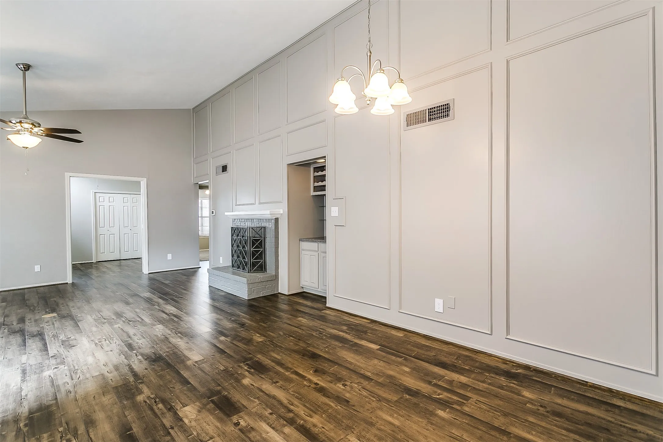 Single Family Residence For Rent in Collin County , 4429 Junction Drive, Plano, Texas 75093, 3 Bedroom, 2 Bathroom, 2 Garage spaces, 1,486 Sqft, built in 1983, mls#21418318, Real Estate Agent in Plano, Homes For Rent in Collin county, Homes For Rent in Plano, Realtor in Plano Texas, Real Estate Brokerage Independent Realty Texas, Luminita Cordes Realtor