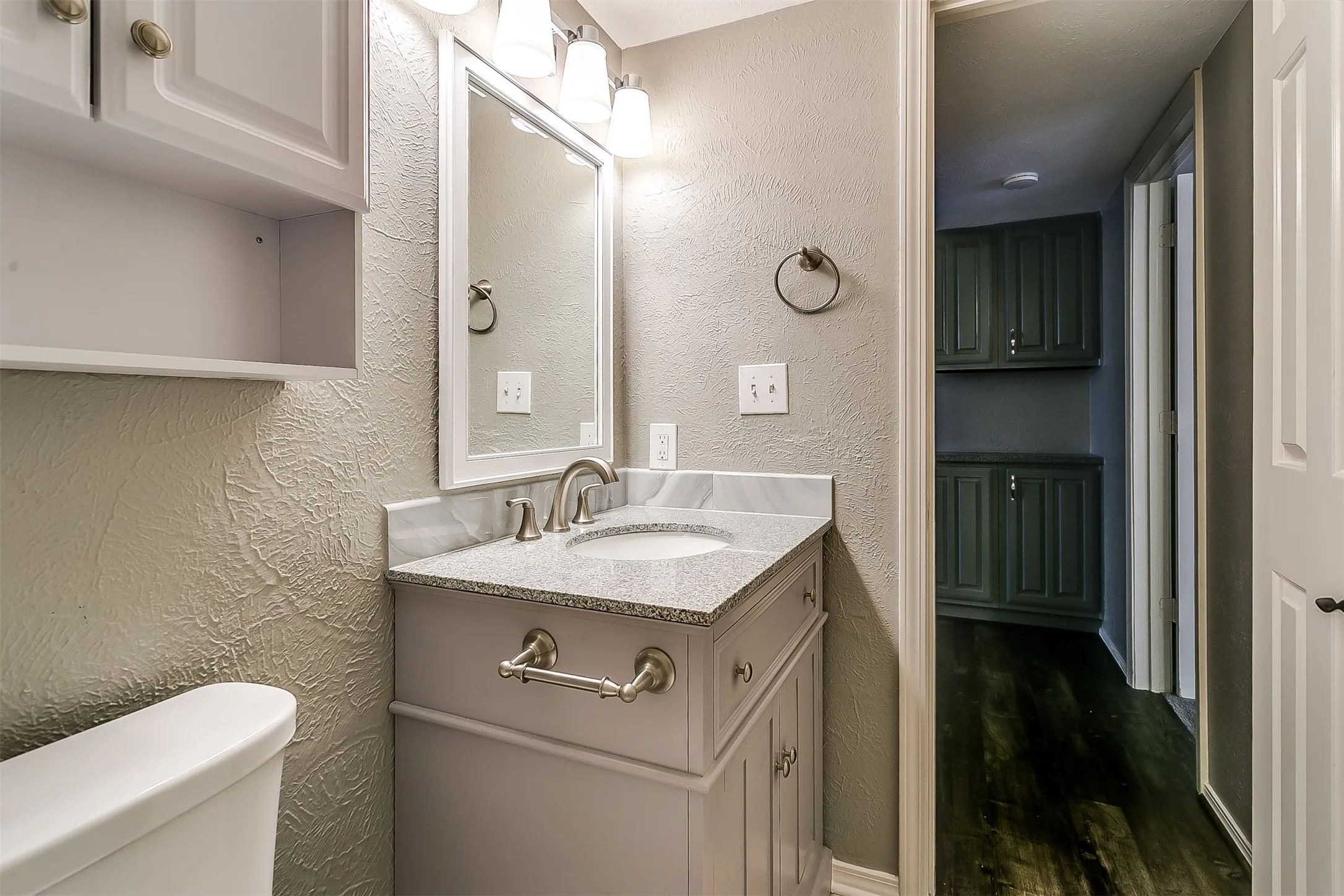 Single Family Residence For Rent in Collin County , 4429 Junction Drive, Plano, Texas 75093, 3 Bedroom, 2 Bathroom, 2 Garage spaces, 1,486 Sqft, built in 1983, mls#21418318, Real Estate Agent in Plano, Homes For Rent in Collin county, Homes For Rent in Plano, Realtor in Plano Texas, Real Estate Brokerage Independent Realty Texas, Luminita Cordes Realtor