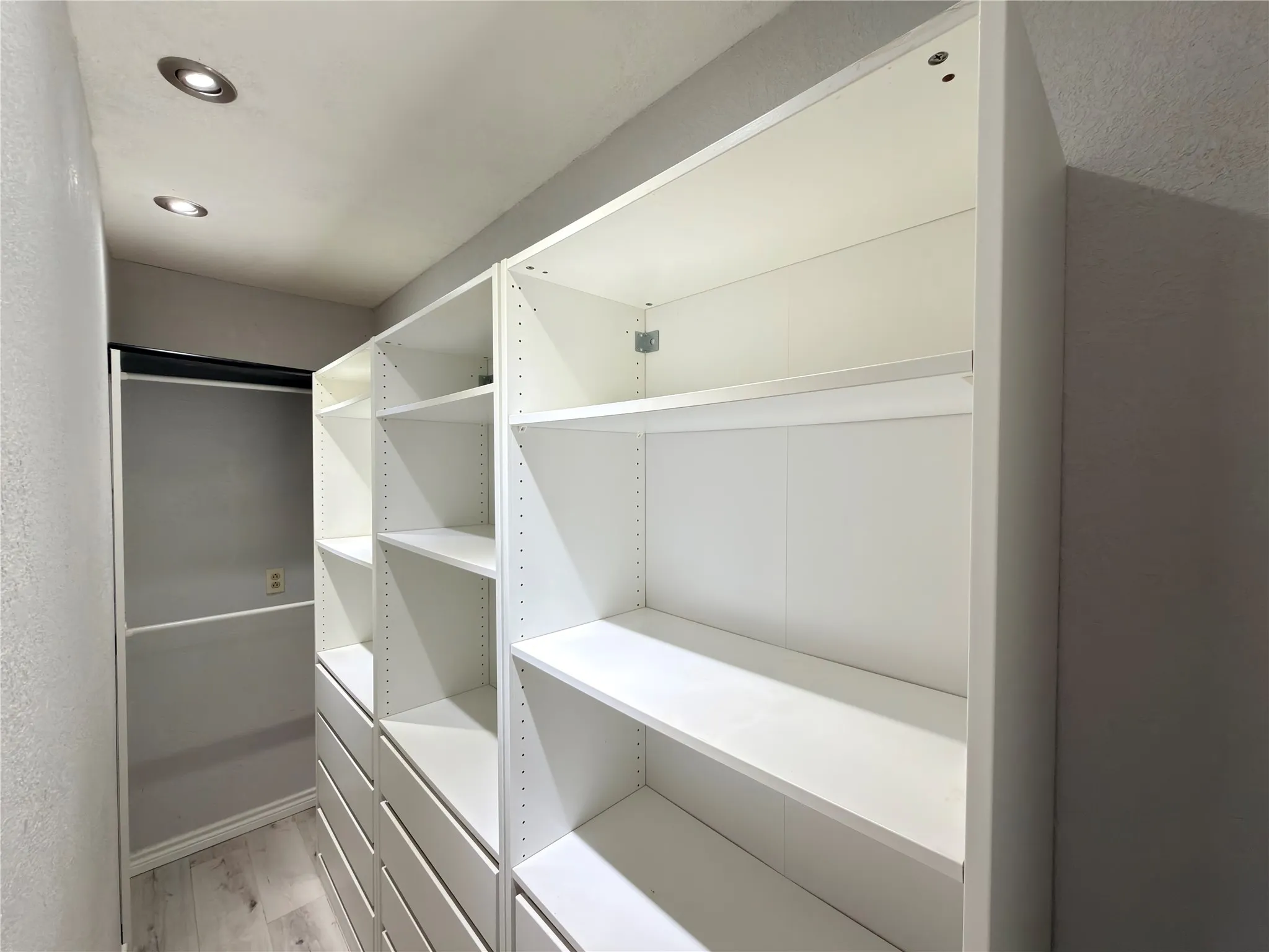 Single Family Residence For Rent in Collin County , 4109 Twilight Trail, Plano, Texas 75093, 4 Bedroom, 3 Bathroom, 2 Garage spaces, 2,013 Sqft, built in 1979, mls#21420650, Real Estate Agent in Plano, Homes For Rent in Collin county, Homes For Rent in Plano, Realtor in Plano Texas, Real Estate Brokerage Independent Realty Texas, Luminita Cordes Realtor