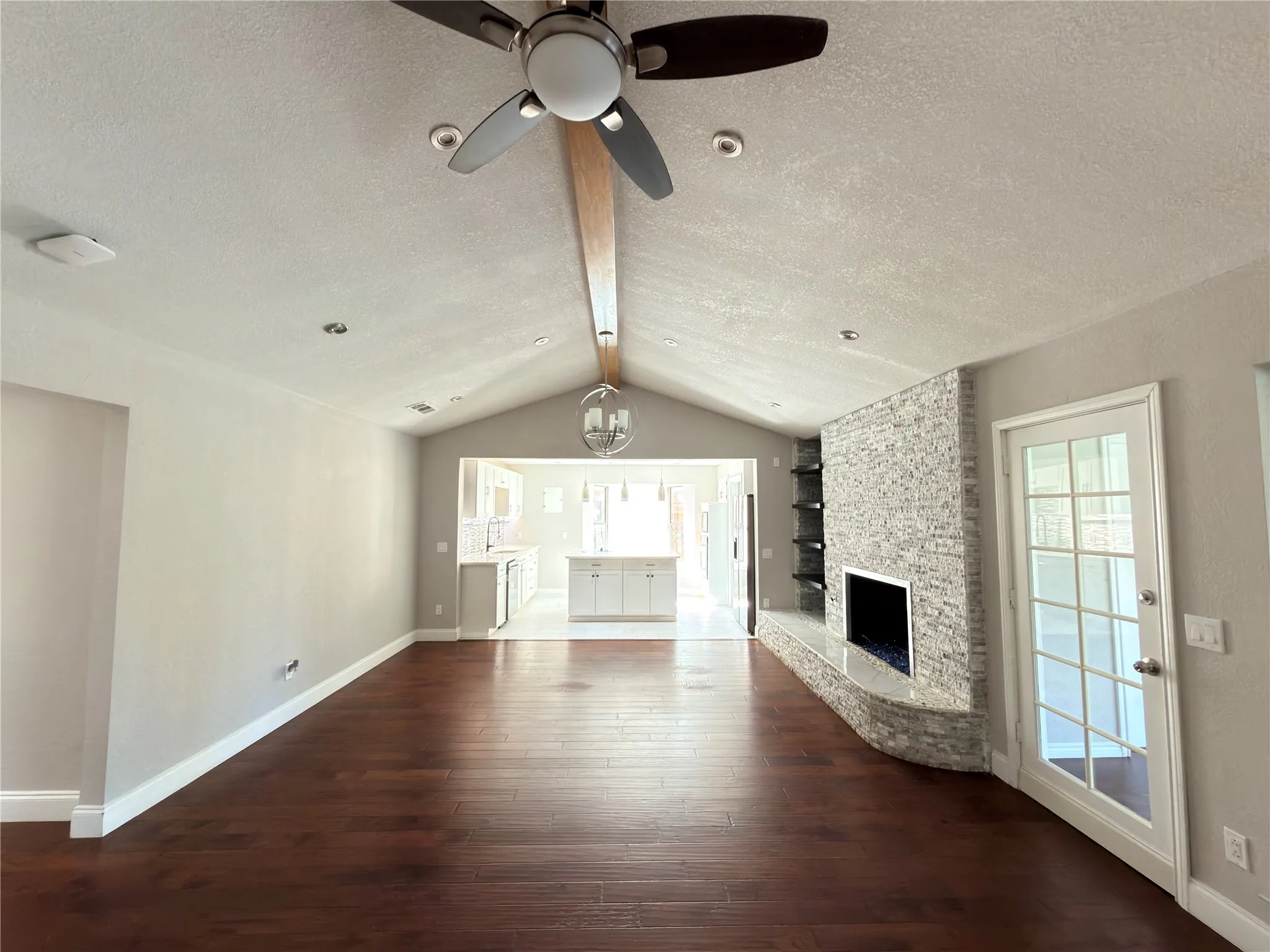 Single Family Residence For Rent in Collin County , 4109 Twilight Trail, Plano, Texas 75093, 4 Bedroom, 3 Bathroom, 2 Garage spaces, 2,013 Sqft, built in 1979, mls#21420650, Real Estate Agent in Plano, Homes For Rent in Collin county, Homes For Rent in Plano, Realtor in Plano Texas, Real Estate Brokerage Independent Realty Texas, Luminita Cordes Realtor