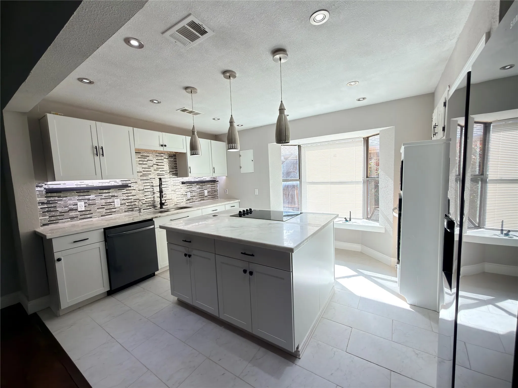 Single Family Residence For Rent in Collin County , 4109 Twilight Trail, Plano, Texas 75093, 4 Bedroom, 3 Bathroom, 2 Garage spaces, 2,013 Sqft, built in 1979, mls#21420650, Real Estate Agent in Plano, Homes For Rent in Collin county, Homes For Rent in Plano, Realtor in Plano Texas, Real Estate Brokerage Independent Realty Texas, Luminita Cordes Realtor