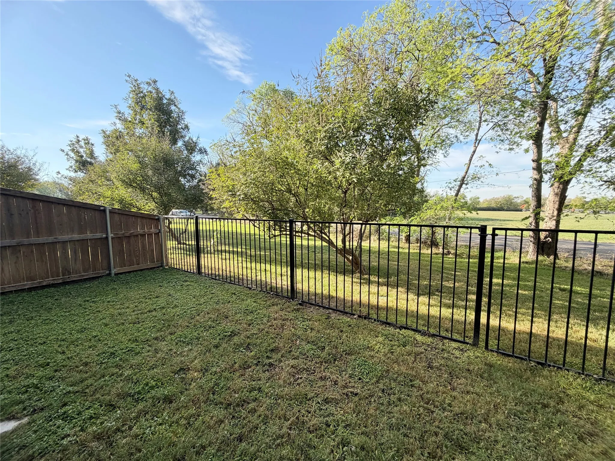 Townhouse For Rent in Denton County , 1601 Riney Road, Denton, Texas 76207, 3 Bedroom, 3 Bathroom, Garage spaces, 17,210 Sqft, built in 2019, mls#21416120, Real Estate Agent in Denton, Homes For Rent in Denton county, Homes For Rent in Denton, Realtor in Denton Texas, Real Estate Brokerage Independent Realty Texas, Luminita Cordes Realtor