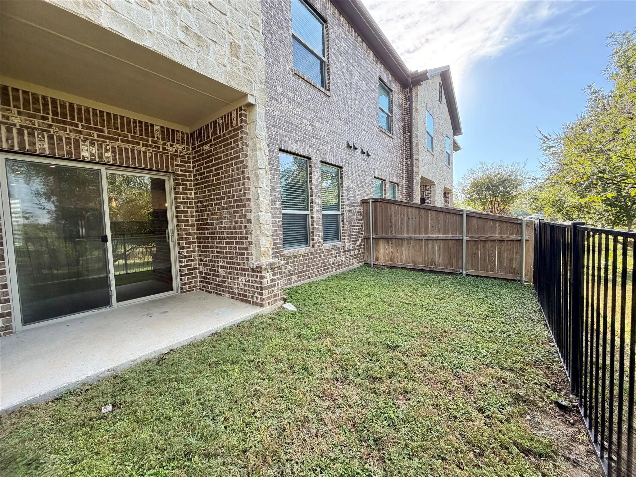 Townhouse For Rent in Denton County , 1601 Riney Road, Denton, Texas 76207, 3 Bedroom, 3 Bathroom, Garage spaces, 17,210 Sqft, built in 2019, mls#21416120, Real Estate Agent in Denton, Homes For Rent in Denton county, Homes For Rent in Denton, Realtor in Denton Texas, Real Estate Brokerage Independent Realty Texas, Luminita Cordes Realtor