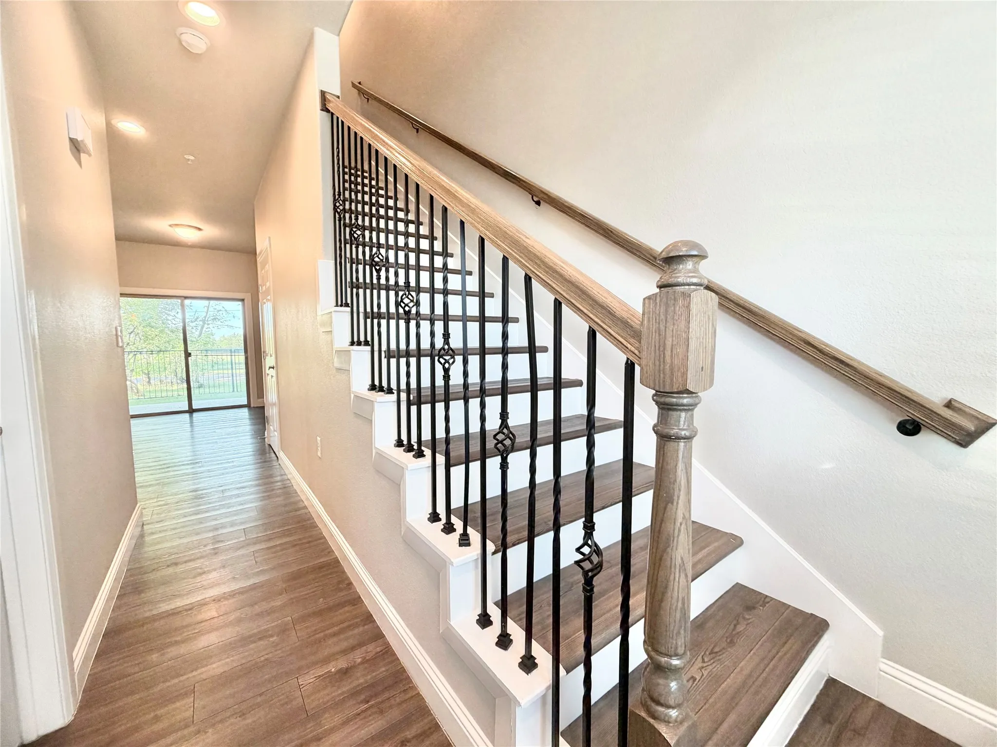 Townhouse For Rent in Denton County , 1601 Riney Road, Denton, Texas 76207, 3 Bedroom, 3 Bathroom, Garage spaces, 17,210 Sqft, built in 2019, mls#21416120, Real Estate Agent in Denton, Homes For Rent in Denton county, Homes For Rent in Denton, Realtor in Denton Texas, Real Estate Brokerage Independent Realty Texas, Luminita Cordes Realtor