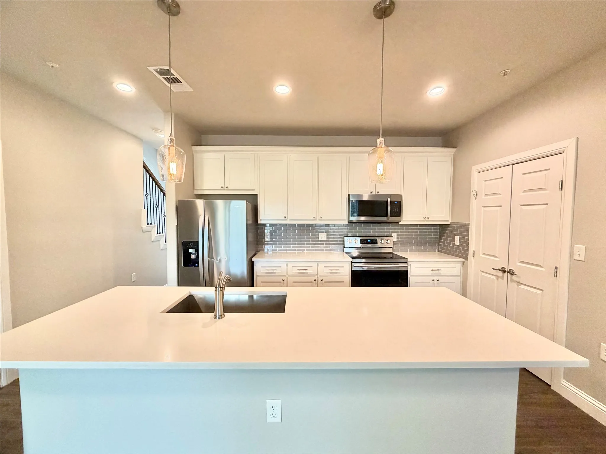Townhouse For Rent in Denton County , 1601 Riney Road, Denton, Texas 76207, 3 Bedroom, 3 Bathroom, Garage spaces, 17,210 Sqft, built in 2019, mls#21416120, Real Estate Agent in Denton, Homes For Rent in Denton county, Homes For Rent in Denton, Realtor in Denton Texas, Real Estate Brokerage Independent Realty Texas, Luminita Cordes Realtor