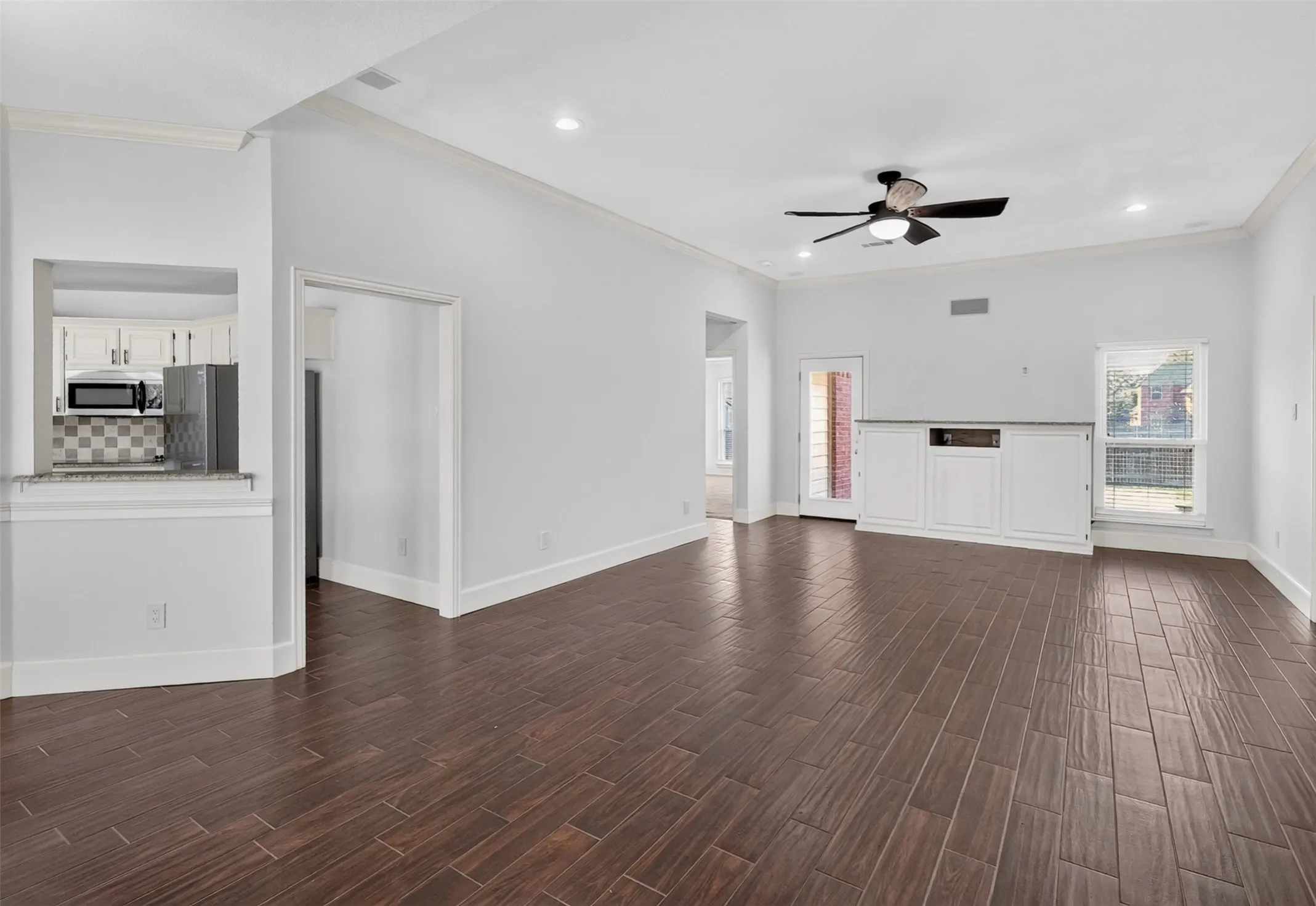 Single Family Residence For Rent in Tarrant County , 3608 Parkmead Drive, Arlington, Texas 76014, 3 Bedroom, 2 Bathroom, 2 Garage spaces, 1,652 Sqft, built in 1991, mls#21420657, Real Estate Agent in Arlington, Homes For Rent in Tarrant county, Homes For Rent in Arlington, Realtor in Arlington Texas, Real Estate Brokerage Independent Realty Texas, Luminita Cordes Realtor