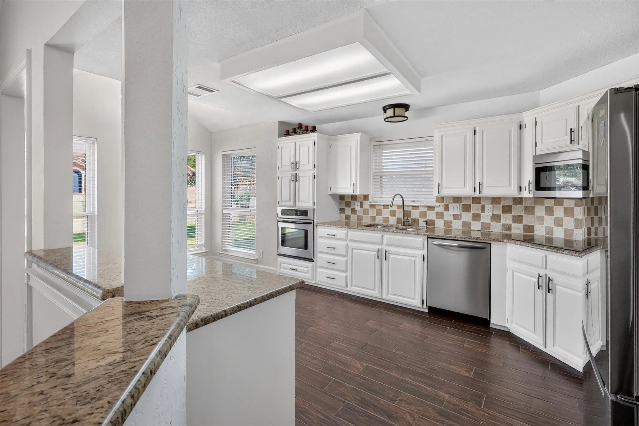 Single Family Residence For Rent in Tarrant County , 3608 Parkmead Drive, Arlington, Texas 76014, 3 Bedroom, 2 Bathroom, 2 Garage spaces, 1,652 Sqft, built in 1991, mls#21420657, Real Estate Agent in Arlington, Homes For Rent in Tarrant county, Homes For Rent in Arlington, Realtor in Arlington Texas, Real Estate Brokerage Independent Realty Texas, Luminita Cordes Realtor