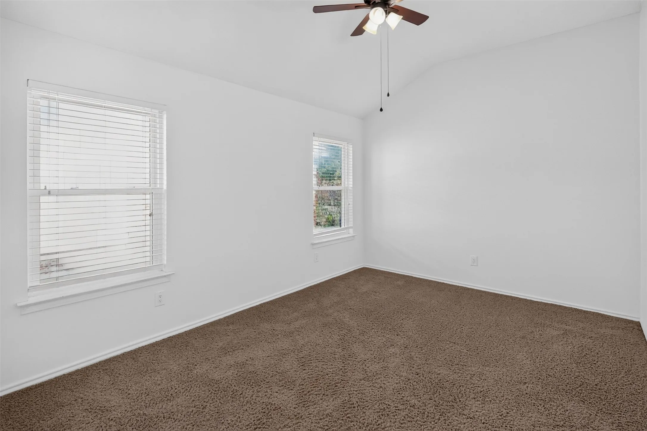 Single Family Residence For Rent in Tarrant County , 3608 Parkmead Drive, Arlington, Texas 76014, 3 Bedroom, 2 Bathroom, 2 Garage spaces, 1,652 Sqft, built in 1991, mls#21420657, Real Estate Agent in Arlington, Homes For Rent in Tarrant county, Homes For Rent in Arlington, Realtor in Arlington Texas, Real Estate Brokerage Independent Realty Texas, Luminita Cordes Realtor