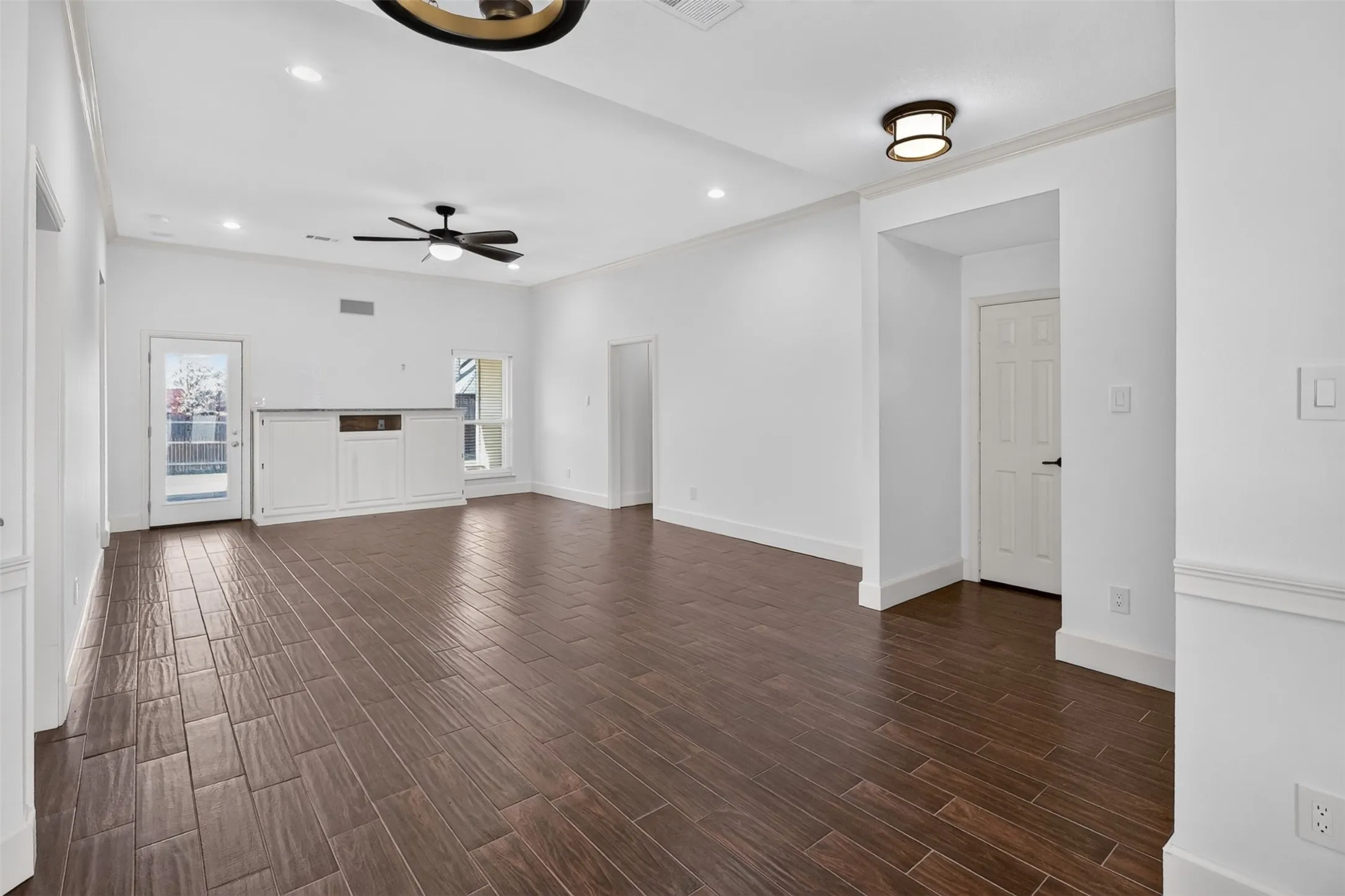 Single Family Residence For Rent in Tarrant County , 3608 Parkmead Drive, Arlington, Texas 76014, 3 Bedroom, 2 Bathroom, 2 Garage spaces, 1,652 Sqft, built in 1991, mls#21420657, Real Estate Agent in Arlington, Homes For Rent in Tarrant county, Homes For Rent in Arlington, Realtor in Arlington Texas, Real Estate Brokerage Independent Realty Texas, Luminita Cordes Realtor