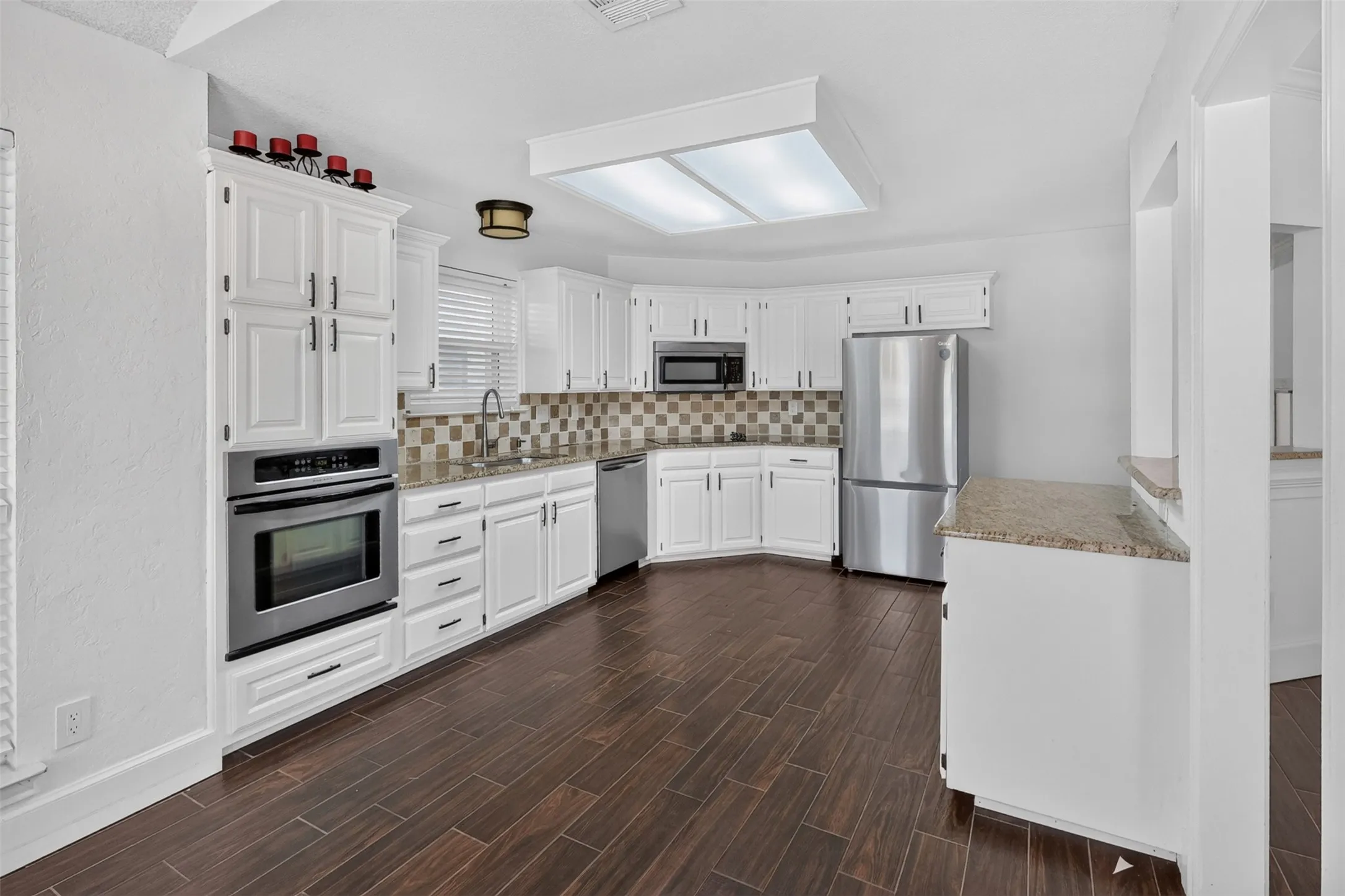 Single Family Residence For Rent in Tarrant County , 3608 Parkmead Drive, Arlington, Texas 76014, 3 Bedroom, 2 Bathroom, 2 Garage spaces, 1,652 Sqft, built in 1991, mls#21420657, Real Estate Agent in Arlington, Homes For Rent in Tarrant county, Homes For Rent in Arlington, Realtor in Arlington Texas, Real Estate Brokerage Independent Realty Texas, Luminita Cordes Realtor