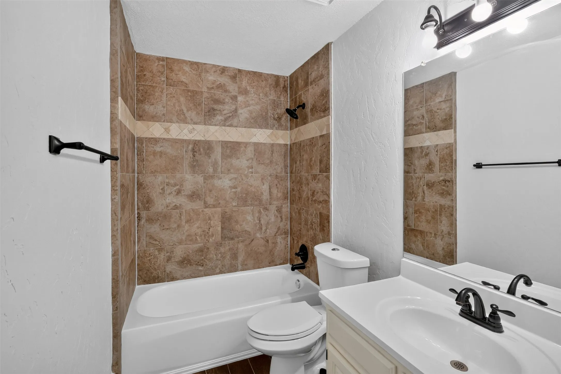 Single Family Residence For Rent in Tarrant County , 3608 Parkmead Drive, Arlington, Texas 76014, 3 Bedroom, 2 Bathroom, 2 Garage spaces, 1,652 Sqft, built in 1991, mls#21420657, Real Estate Agent in Arlington, Homes For Rent in Tarrant county, Homes For Rent in Arlington, Realtor in Arlington Texas, Real Estate Brokerage Independent Realty Texas, Luminita Cordes Realtor