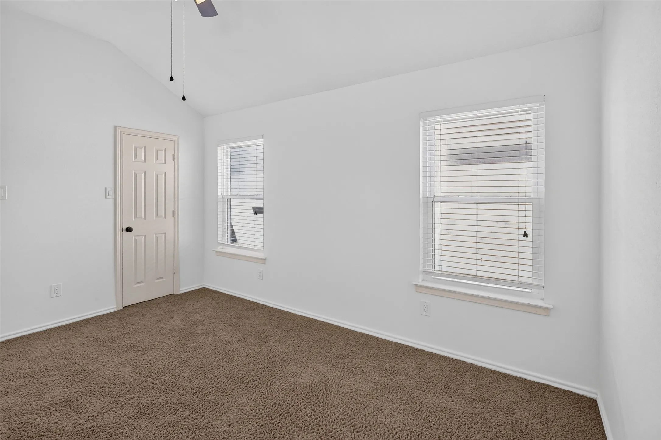 Single Family Residence For Rent in Tarrant County , 3608 Parkmead Drive, Arlington, Texas 76014, 3 Bedroom, 2 Bathroom, 2 Garage spaces, 1,652 Sqft, built in 1991, mls#21420657, Real Estate Agent in Arlington, Homes For Rent in Tarrant county, Homes For Rent in Arlington, Realtor in Arlington Texas, Real Estate Brokerage Independent Realty Texas, Luminita Cordes Realtor