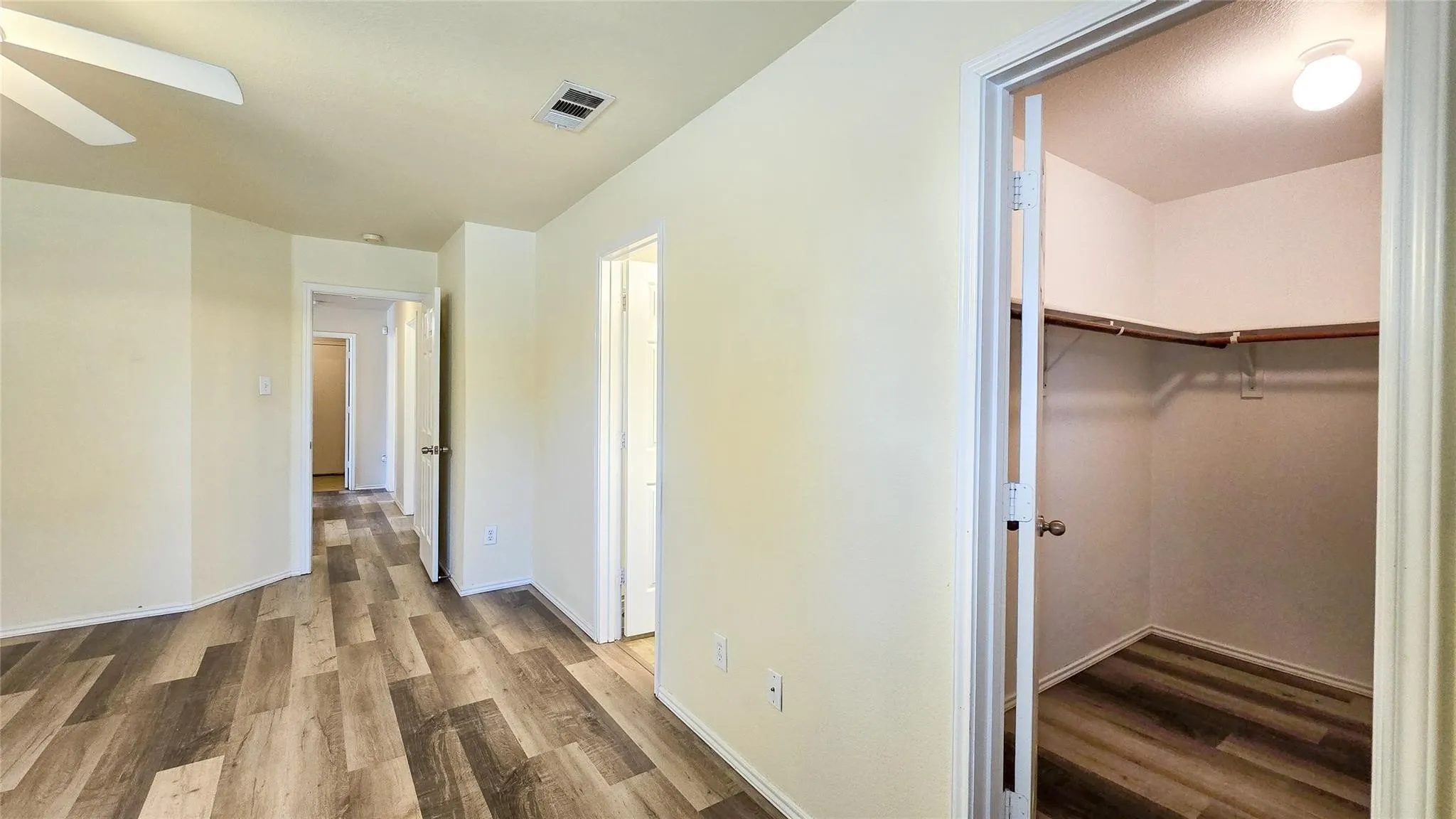 Single Family Residence For Rent in Collin County , 12453 Peak Circle, Frisco, Texas 75035, 3 Bedroom, 2 Bathroom, 2 Garage spaces, 1,793 Sqft, built in 2005, mls#21420663, Real Estate Agent in Frisco, Homes For Rent in Collin county, Homes For Rent in Frisco, Realtor in Frisco Texas, Real Estate Brokerage Independent Realty Texas, Luminita Cordes Realtor