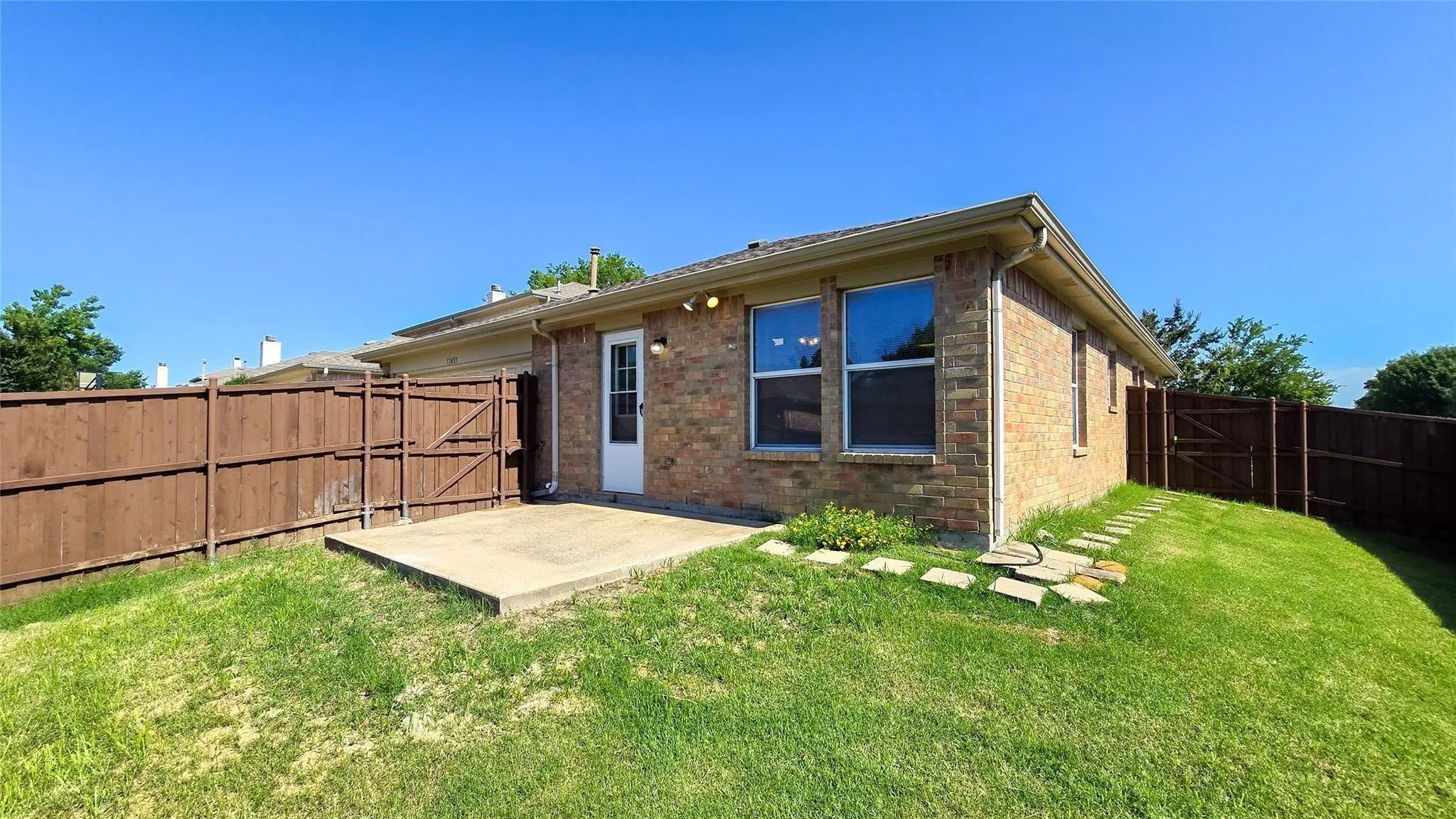 Single Family Residence For Rent in Collin County , 12453 Peak Circle, Frisco, Texas 75035, 3 Bedroom, 2 Bathroom, 2 Garage spaces, 1,793 Sqft, built in 2005, mls#21420663, Real Estate Agent in Frisco, Homes For Rent in Collin county, Homes For Rent in Frisco, Realtor in Frisco Texas, Real Estate Brokerage Independent Realty Texas, Luminita Cordes Realtor