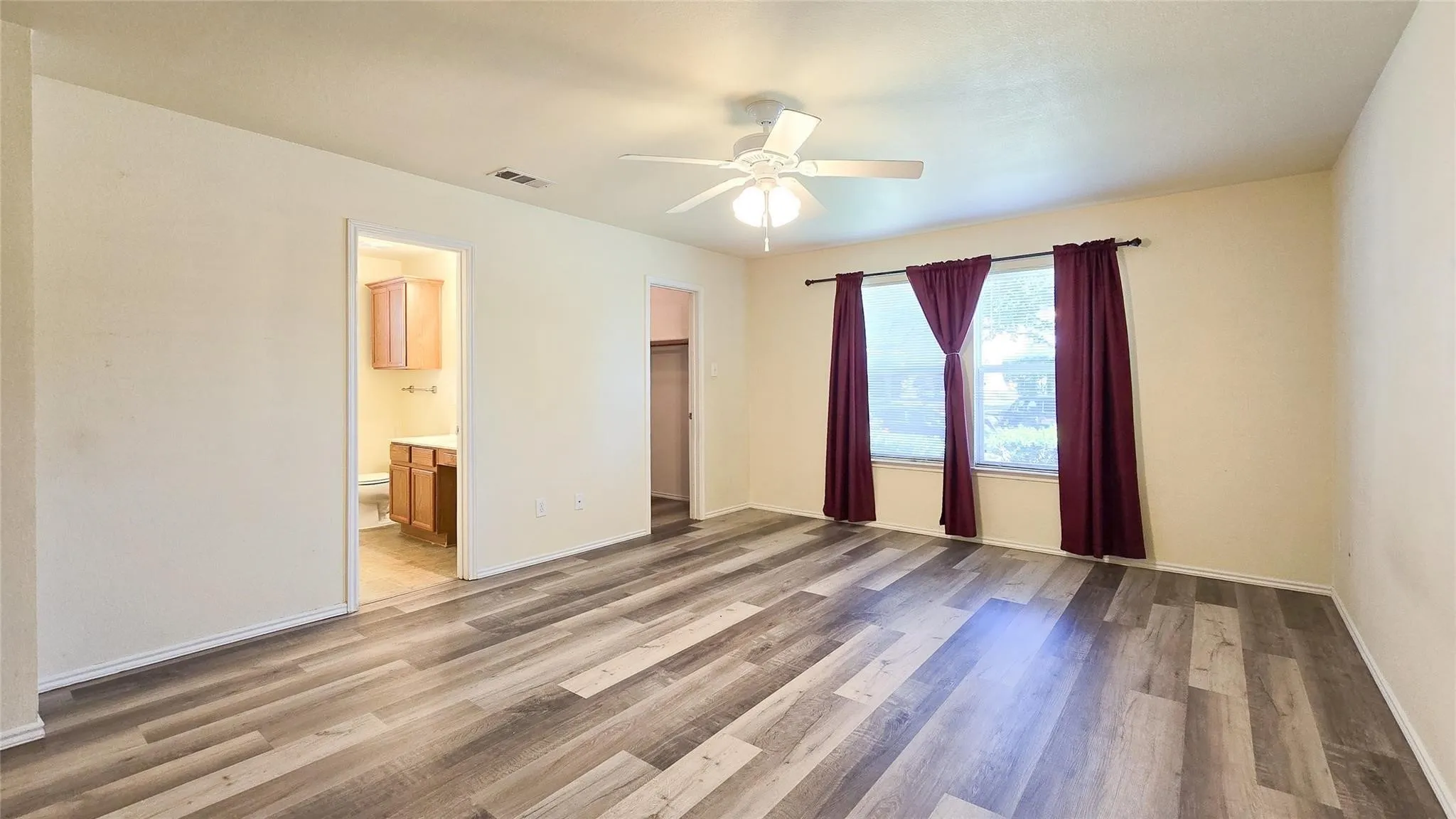 Single Family Residence For Rent in Collin County , 12453 Peak Circle, Frisco, Texas 75035, 3 Bedroom, 2 Bathroom, 2 Garage spaces, 1,793 Sqft, built in 2005, mls#21420663, Real Estate Agent in Frisco, Homes For Rent in Collin county, Homes For Rent in Frisco, Realtor in Frisco Texas, Real Estate Brokerage Independent Realty Texas, Luminita Cordes Realtor